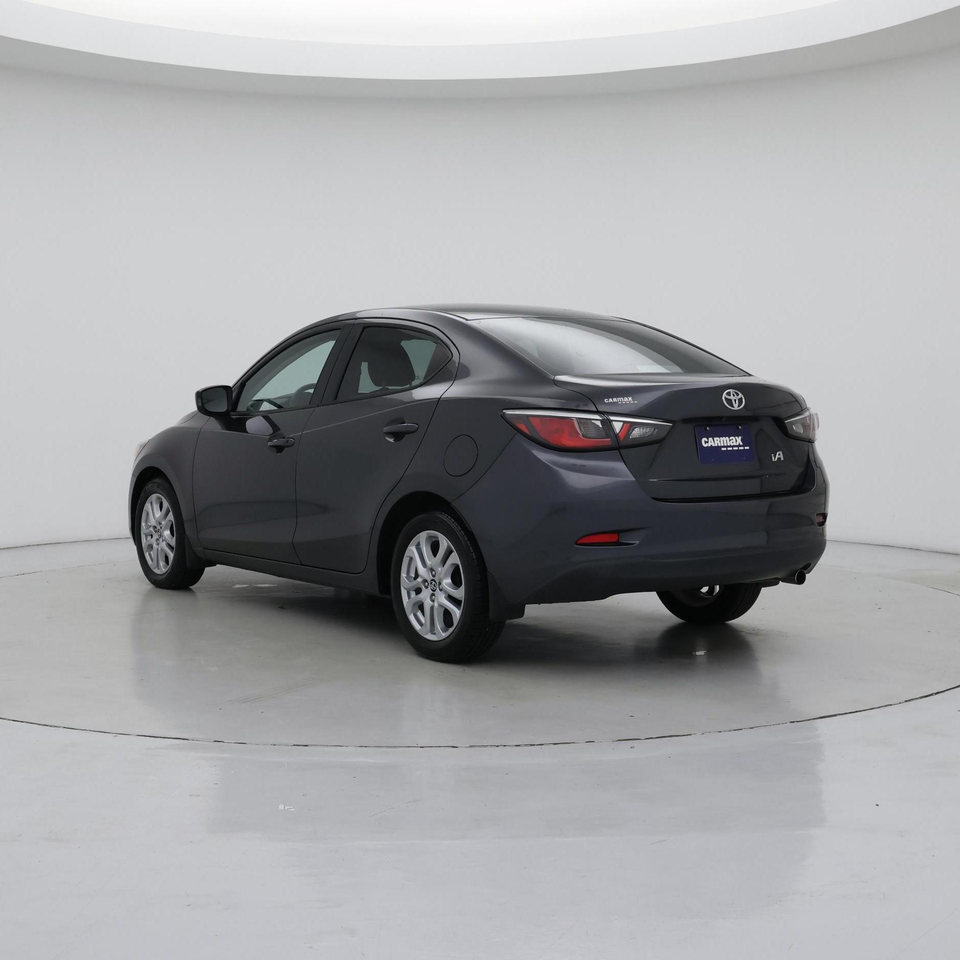 Thumbnail: 2018 Toyota Yaris iA - 2