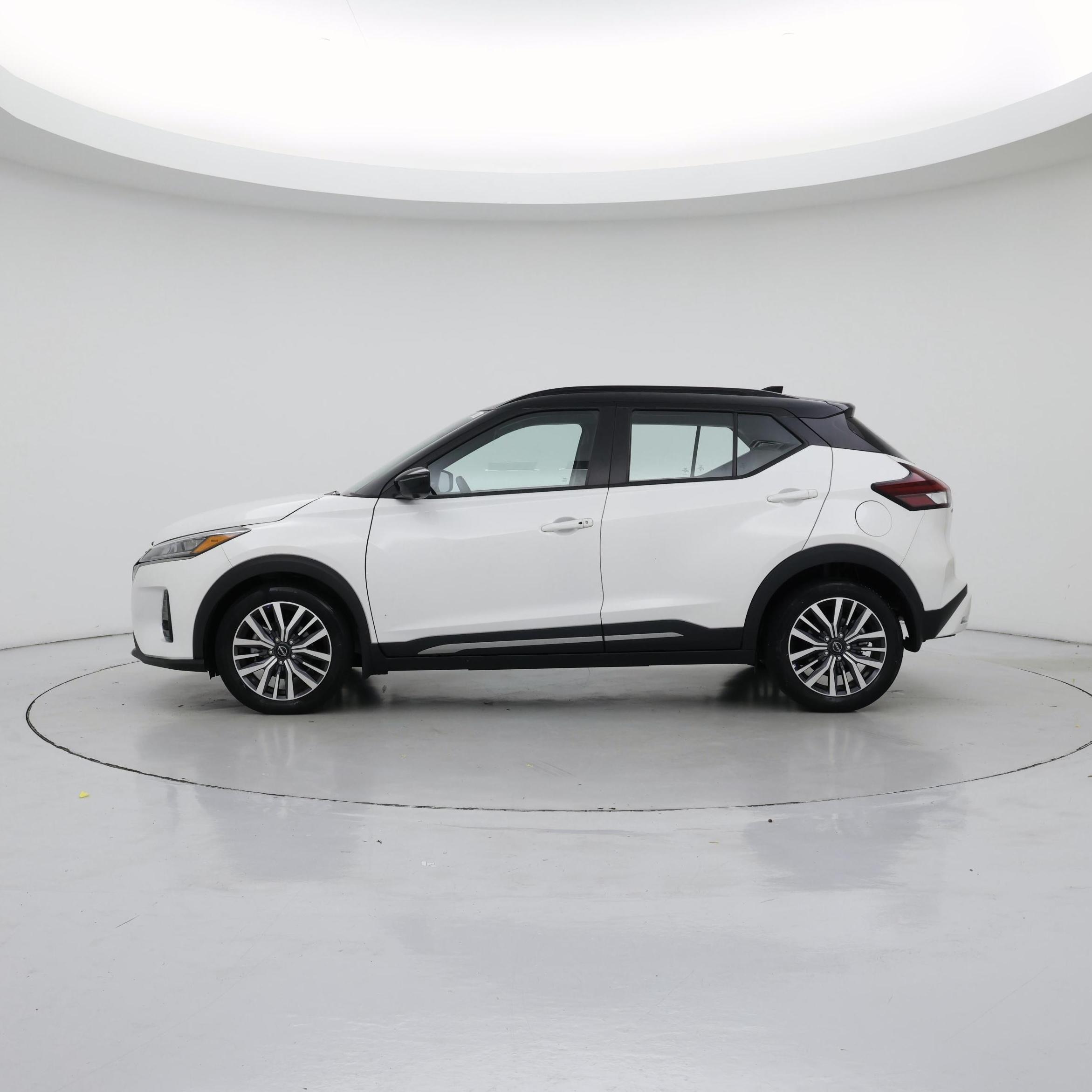 Thumbnail: 2023 Nissan Kicks - 3