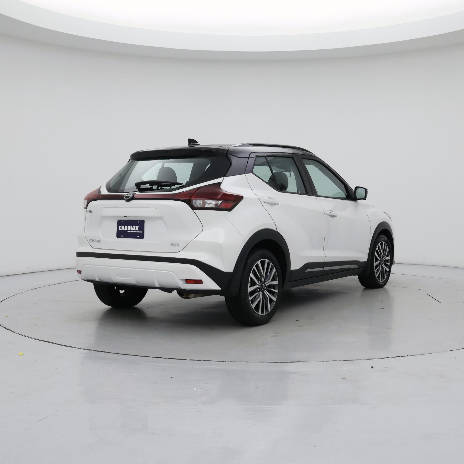Thumbnail: 2023 Nissan Kicks - 8