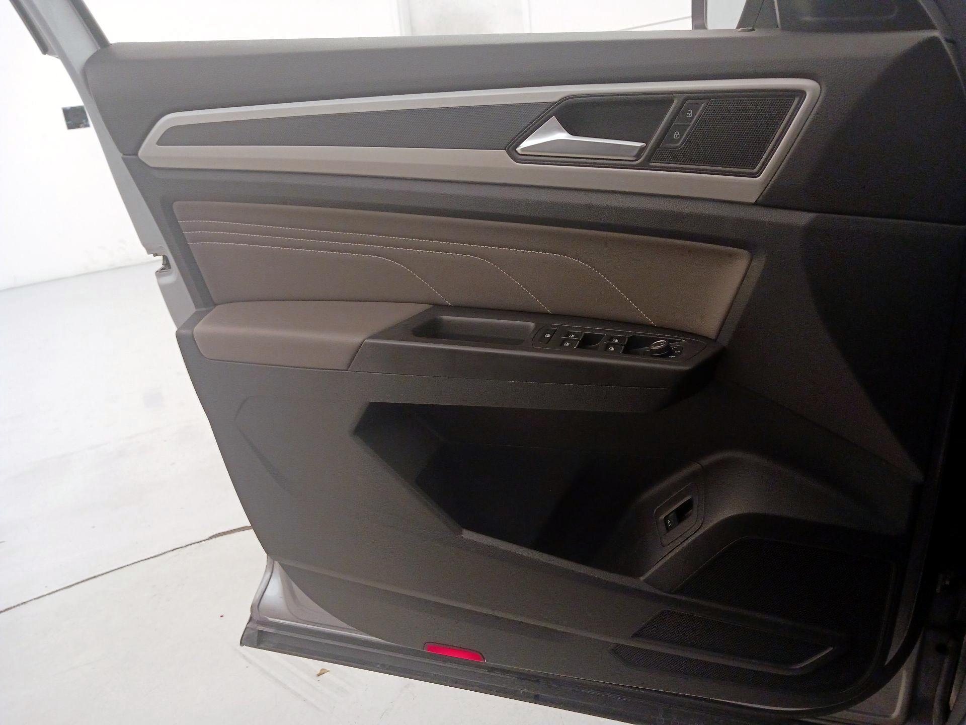 Thumbnail: 2023 Volkswagen Atlas - 12