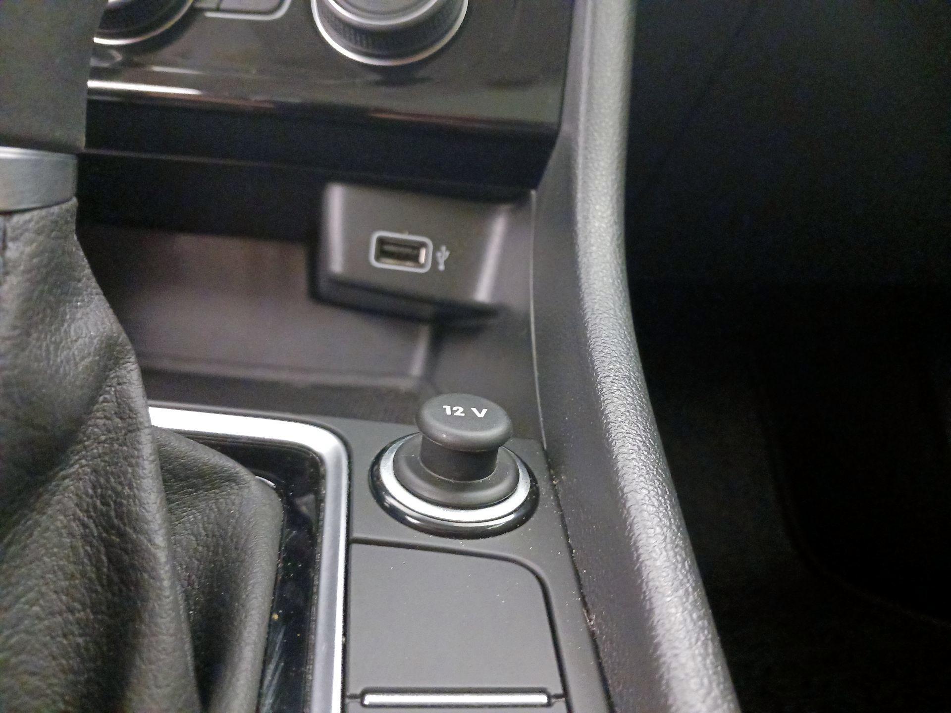 Thumbnail: 2019 Volkswagen Jetta - 18