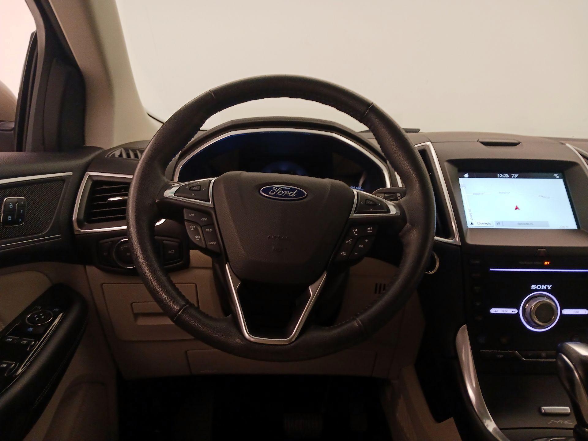 Thumbnail: 2017 Ford Edge - 10