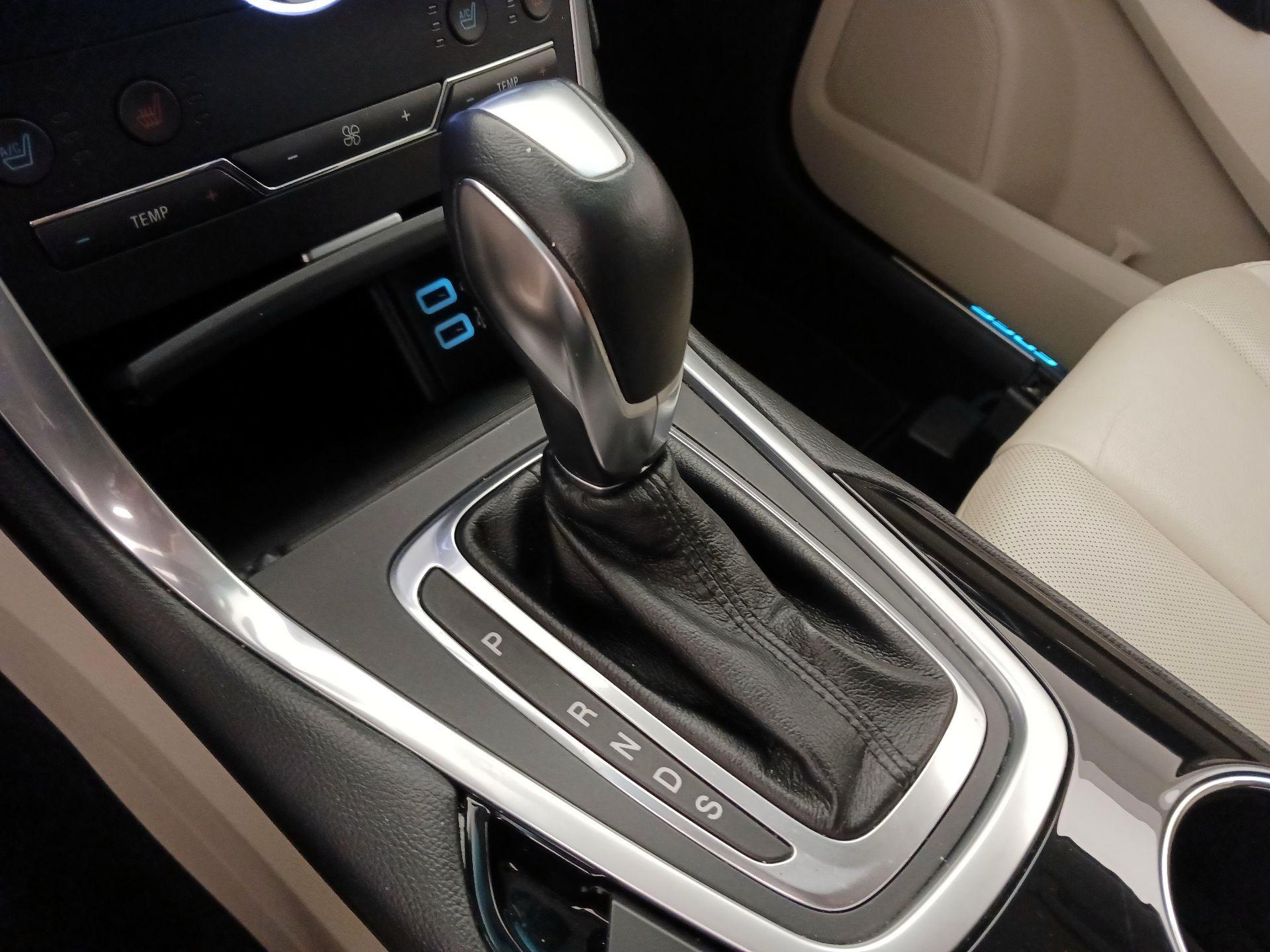 Thumbnail: 2017 Ford Edge - 18