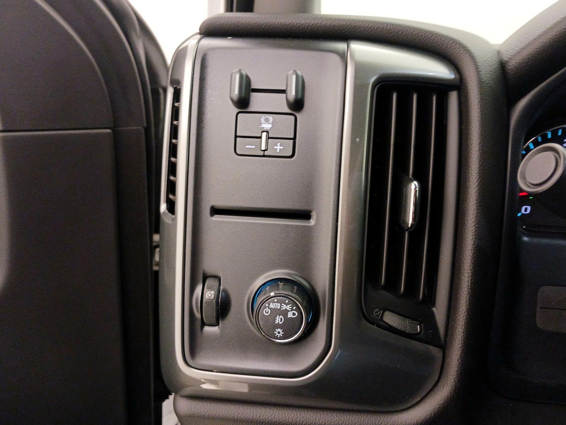 Thumbnail: 2019 Chevrolet Silverado 1500 - 13