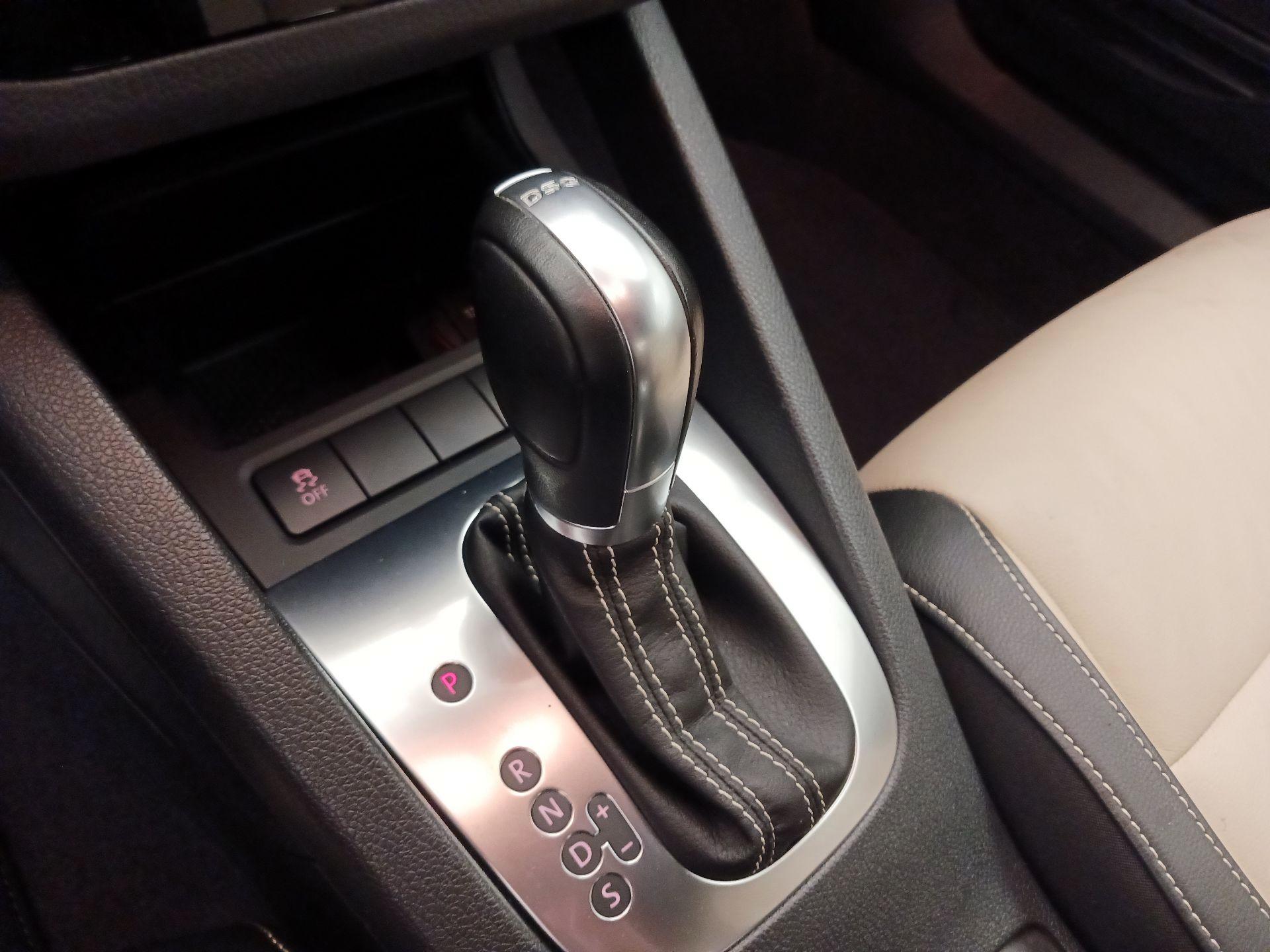 Thumbnail: 2015 Volkswagen Eos - 18