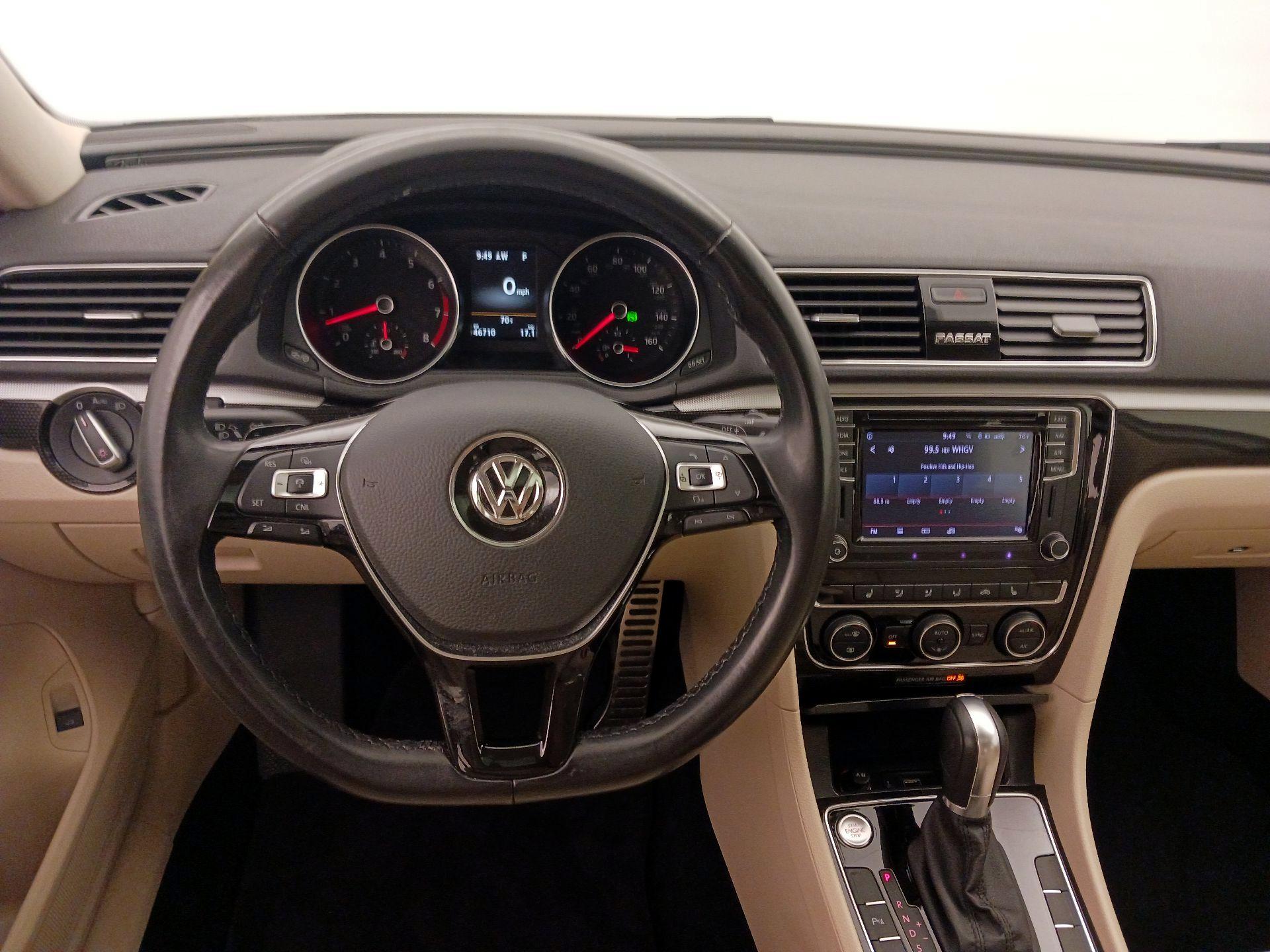 Thumbnail: 2019 Volkswagen Passat - 10