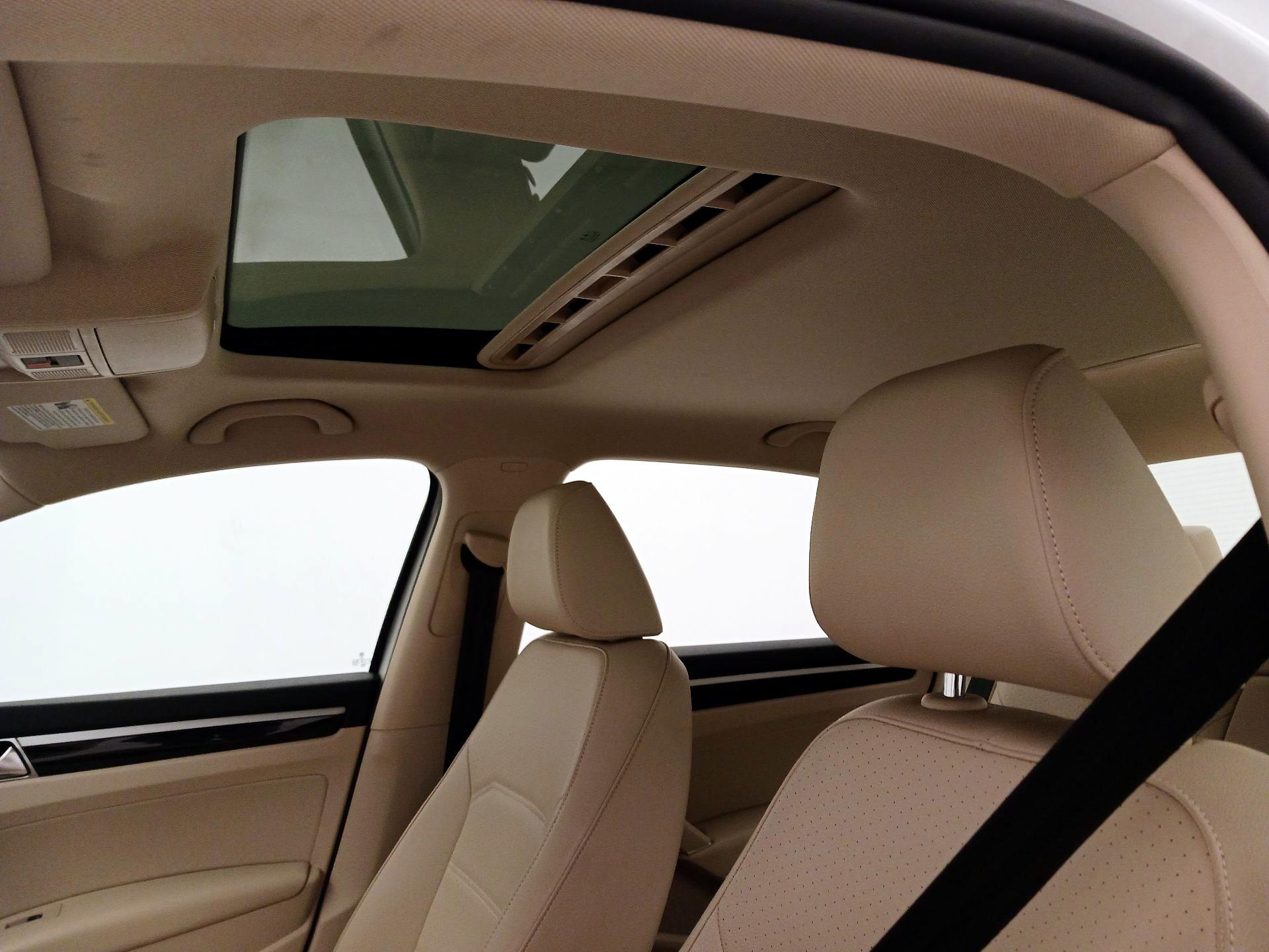 Thumbnail: 2019 Volkswagen Passat - 19