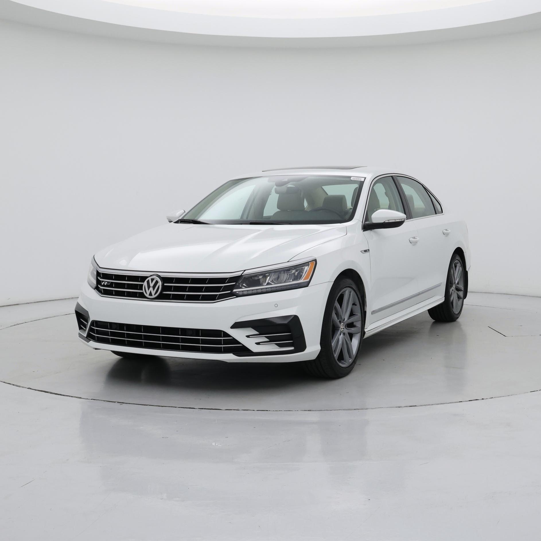 Thumbnail: 2019 Volkswagen Passat - 4