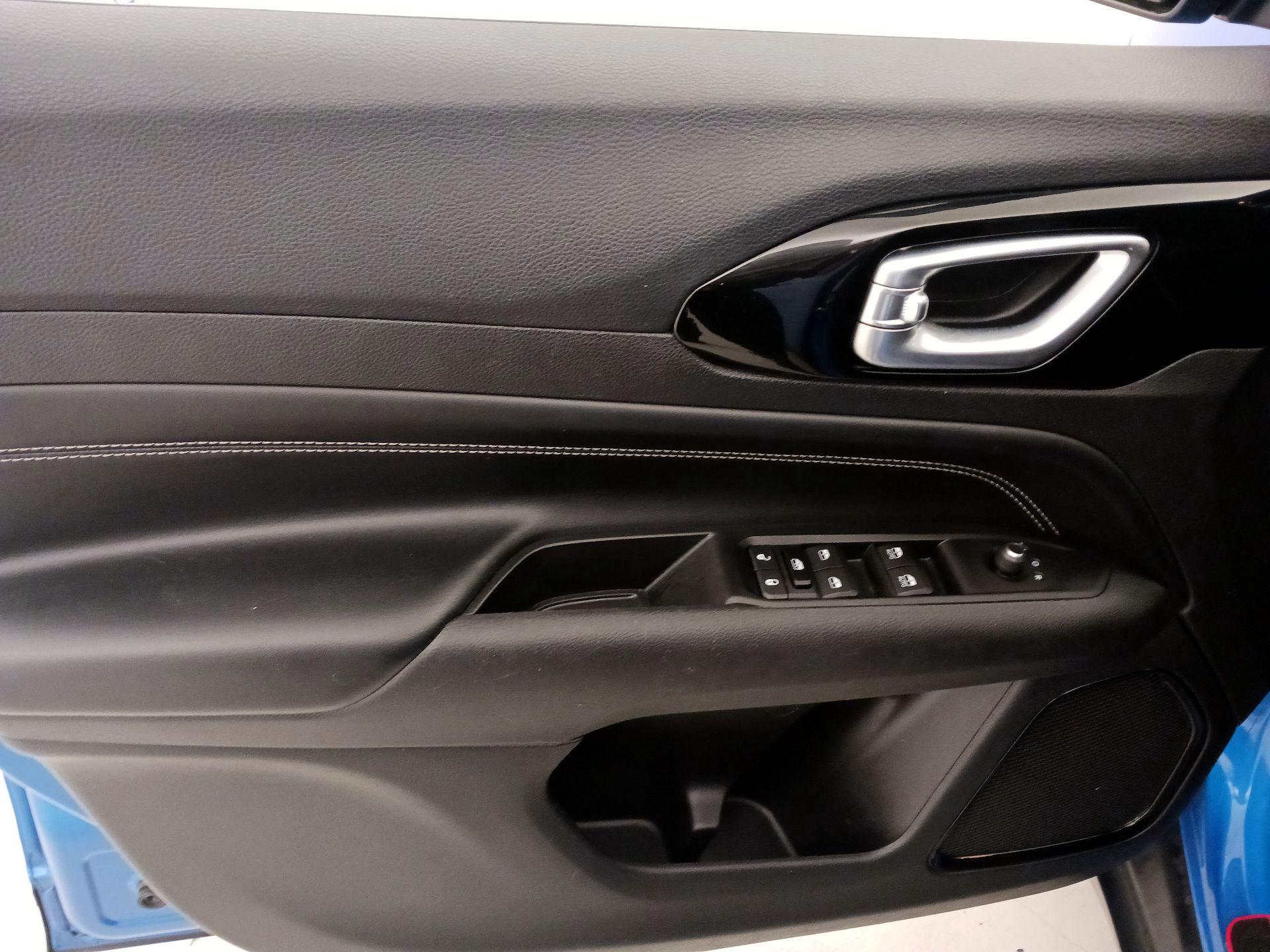 Thumbnail: 2022 Jeep Compass - 12