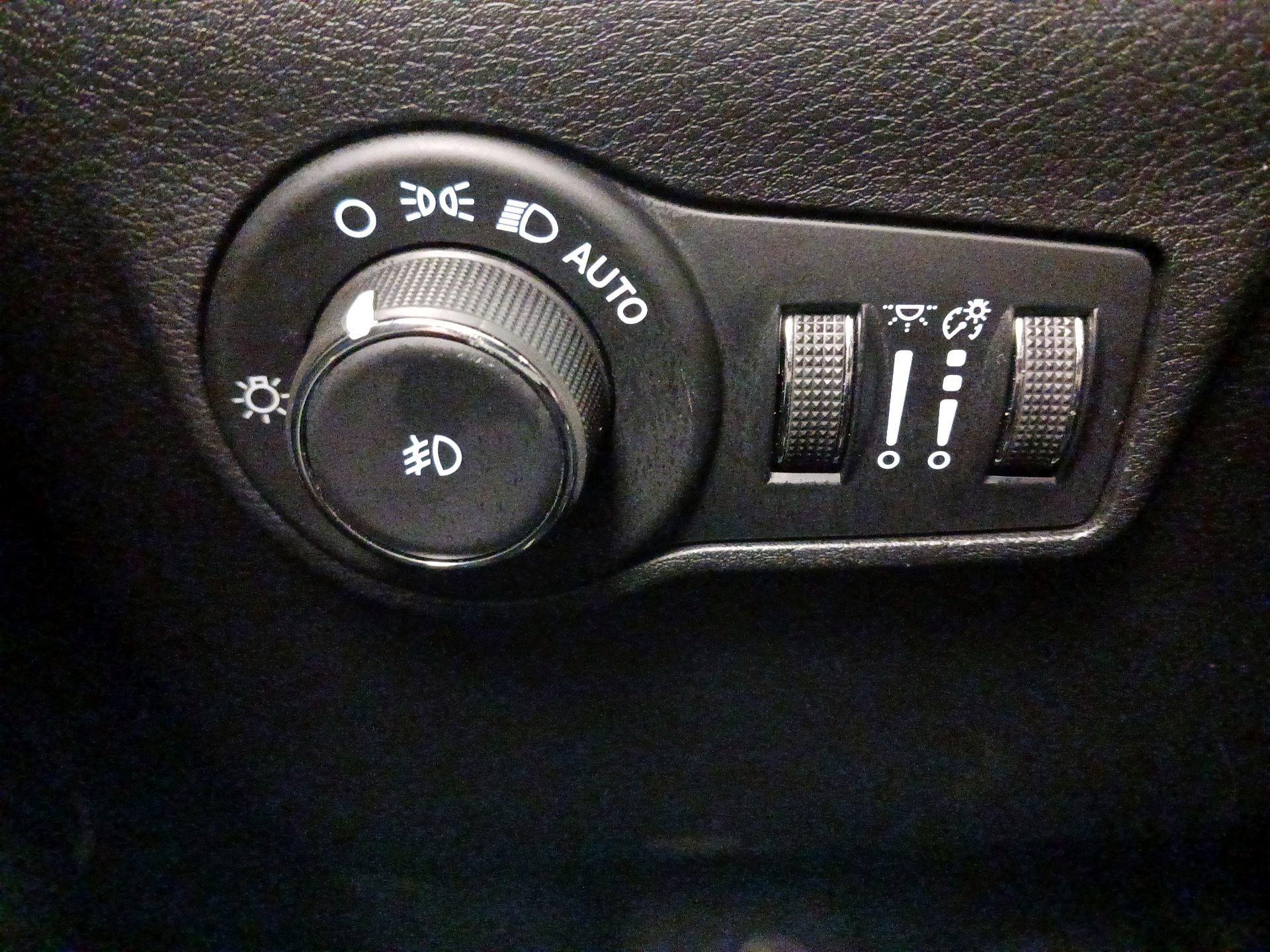 Thumbnail: 2022 Jeep Compass - 13