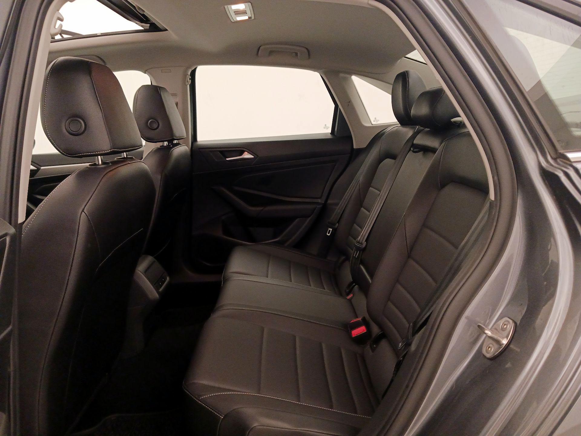 Thumbnail: 2021 Volkswagen Jetta - 20
