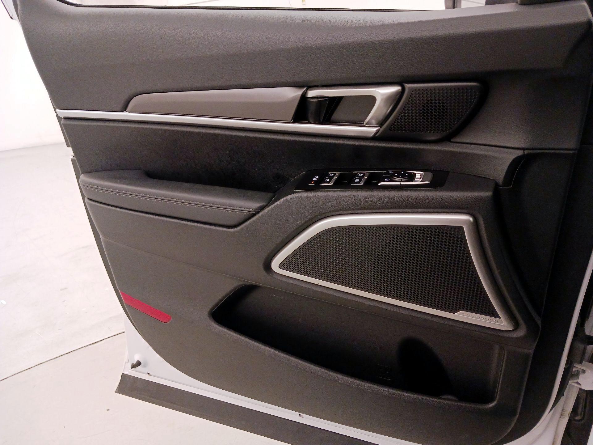 Thumbnail: 2023 Kia Telluride - 12