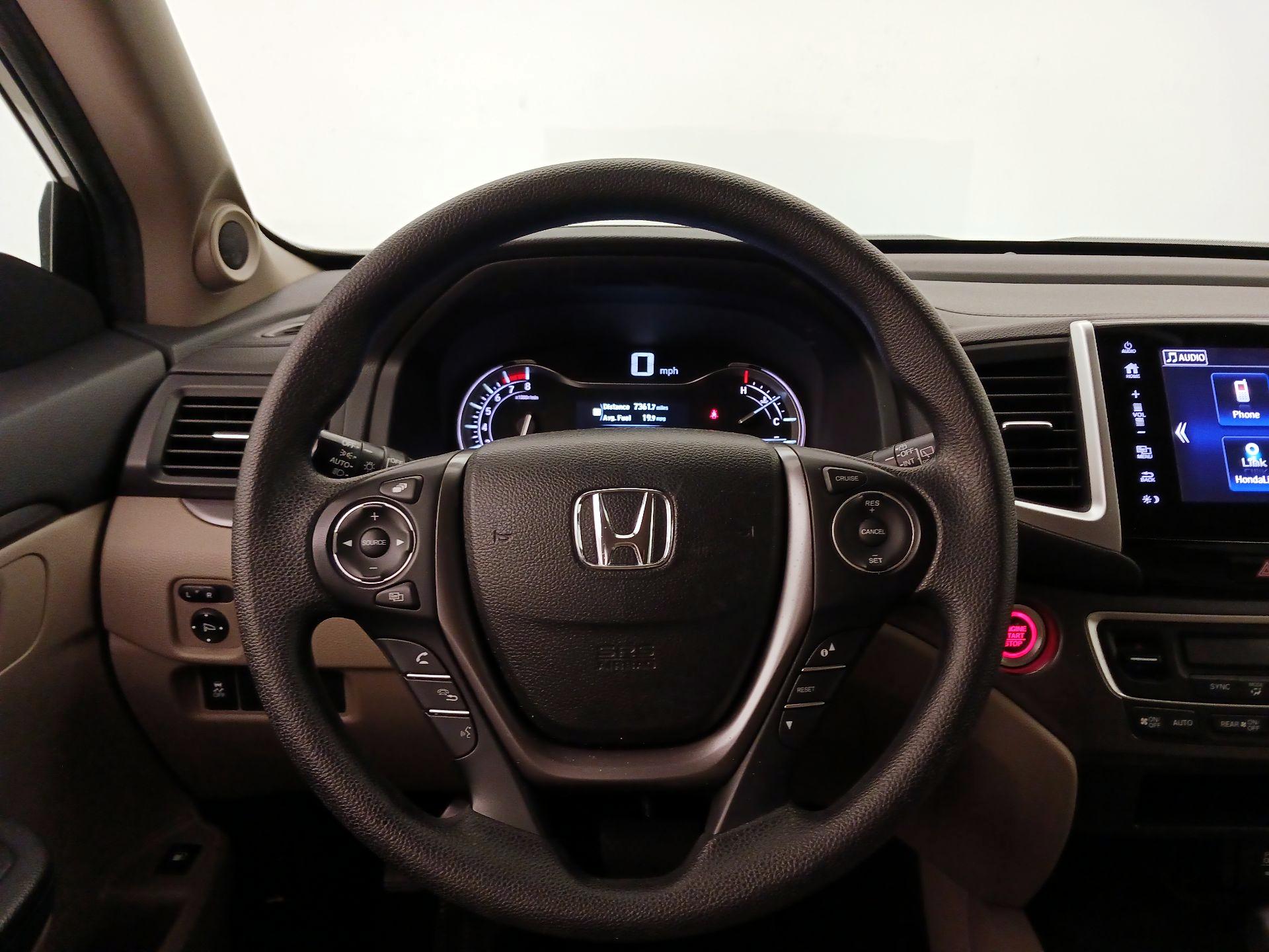 Thumbnail: 2018 Honda Pilot - 10