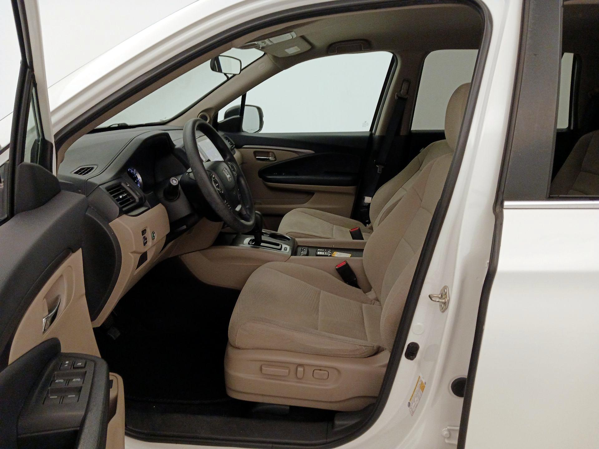 Thumbnail: 2018 Honda Pilot - 11