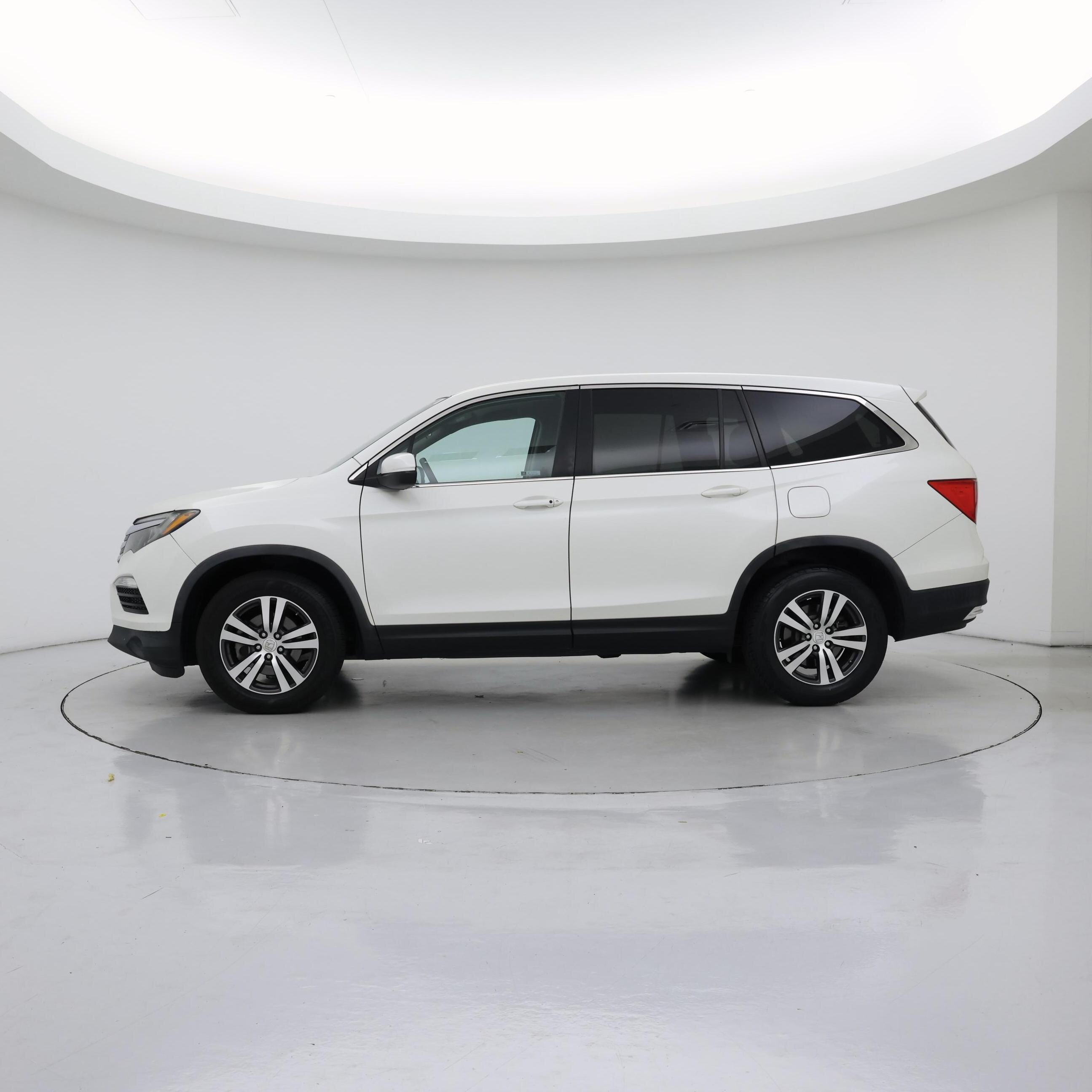 Thumbnail: 2018 Honda Pilot - 3