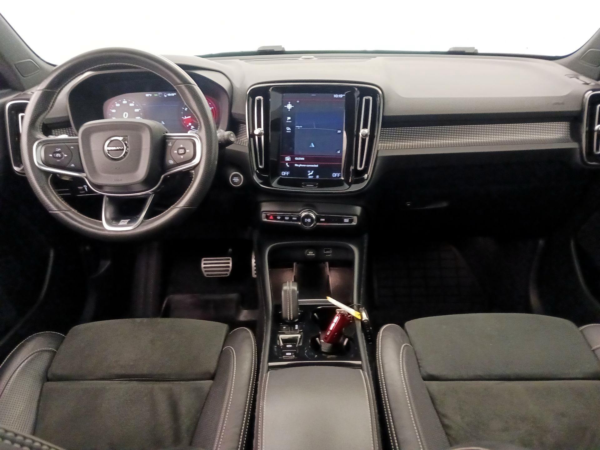 Thumbnail: 2020 Volvo XC40 - 9