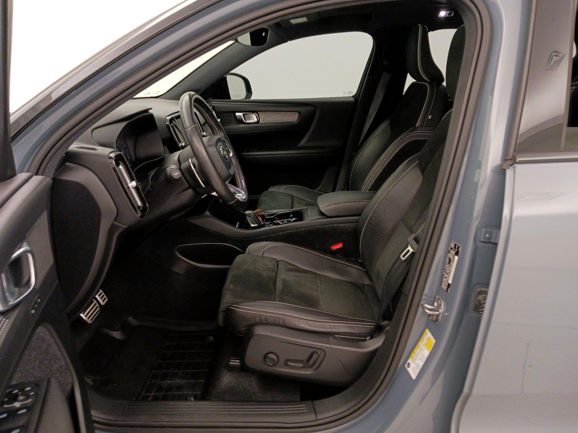 Thumbnail: 2020 Volvo XC40 - 11