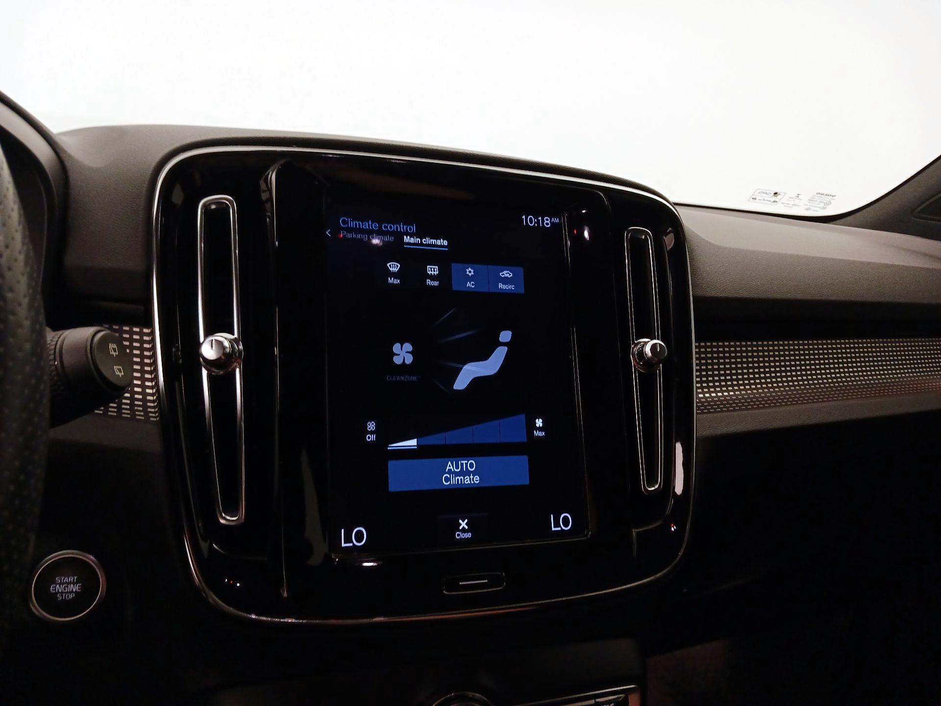 Thumbnail: 2020 Volvo XC40 - 17