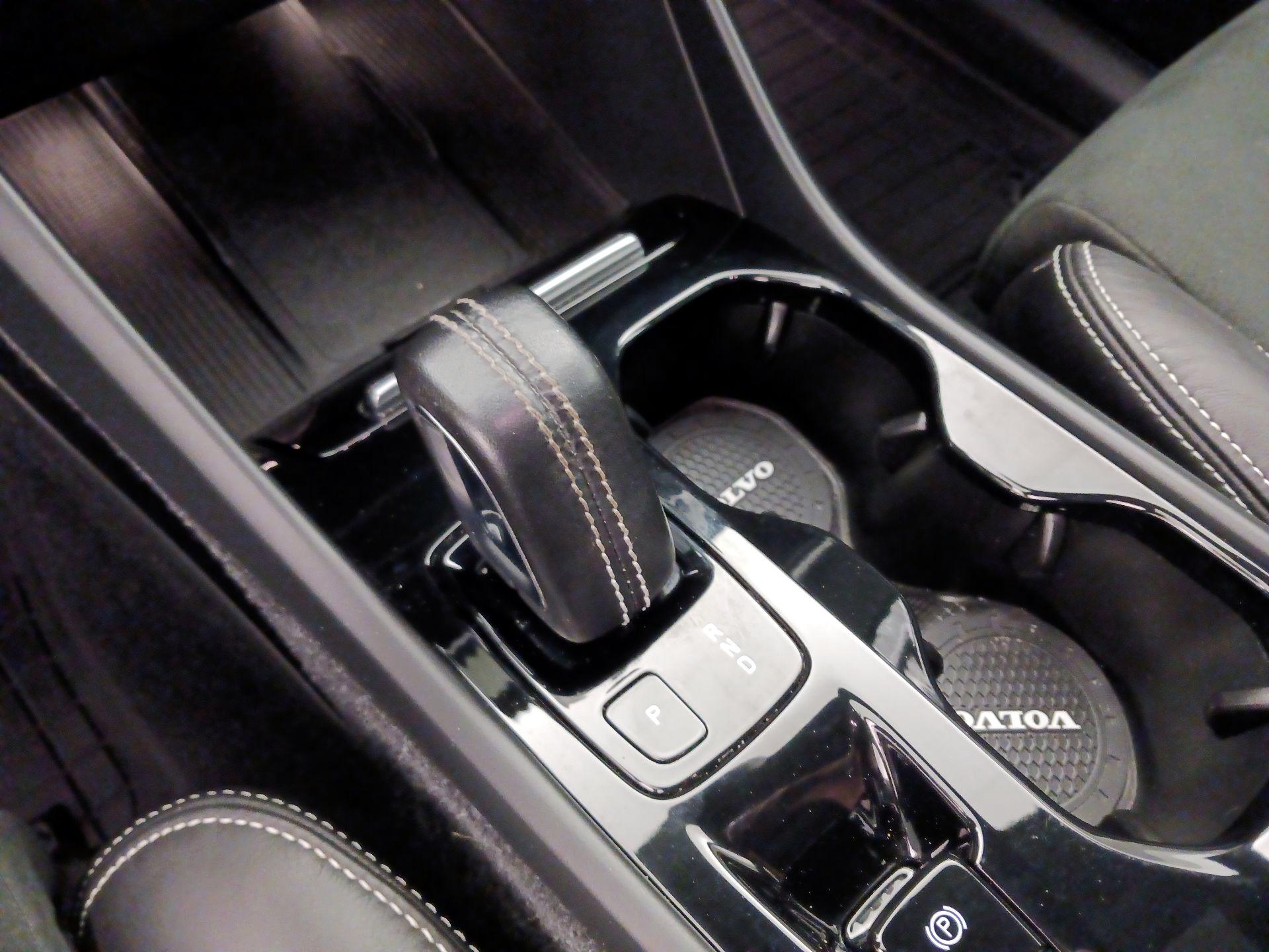 Thumbnail: 2020 Volvo XC40 - 18