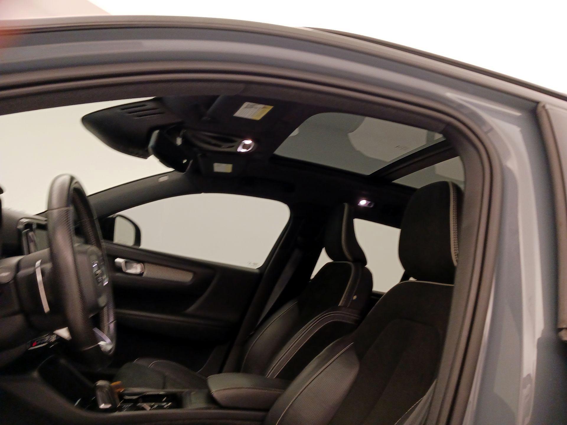 Thumbnail: 2020 Volvo XC40 - 20