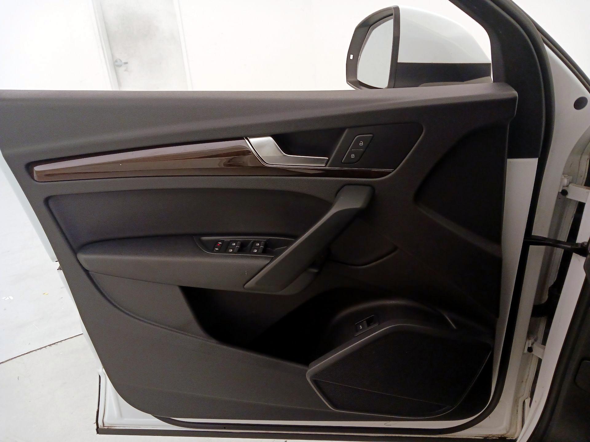 Thumbnail: 2019 Audi Q5 - 12