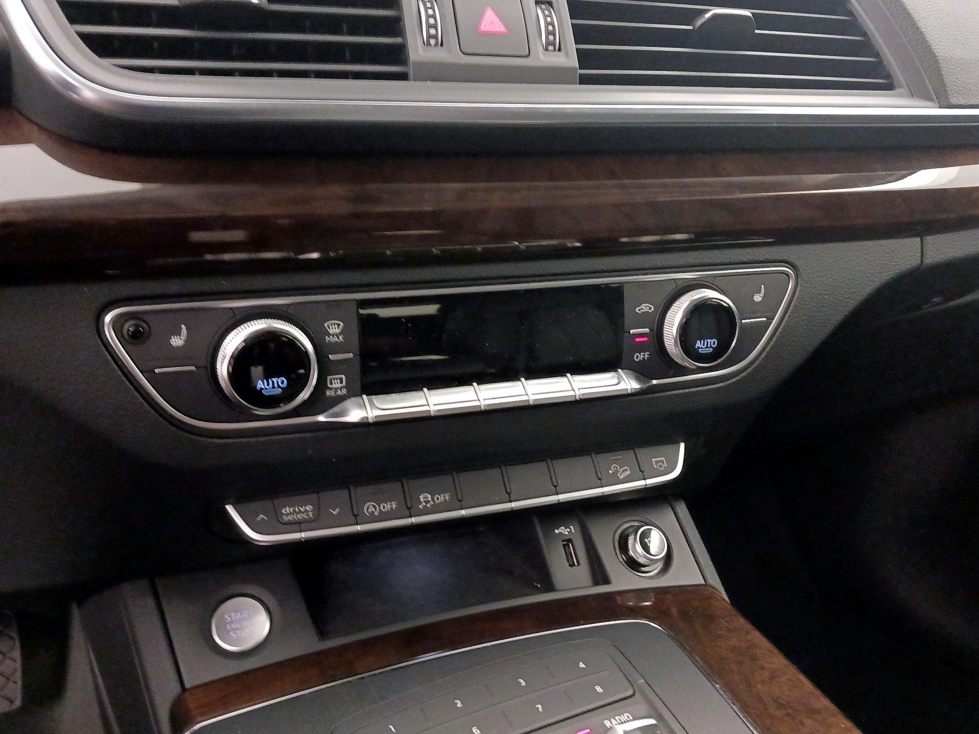 Thumbnail: 2019 Audi Q5 - 16
