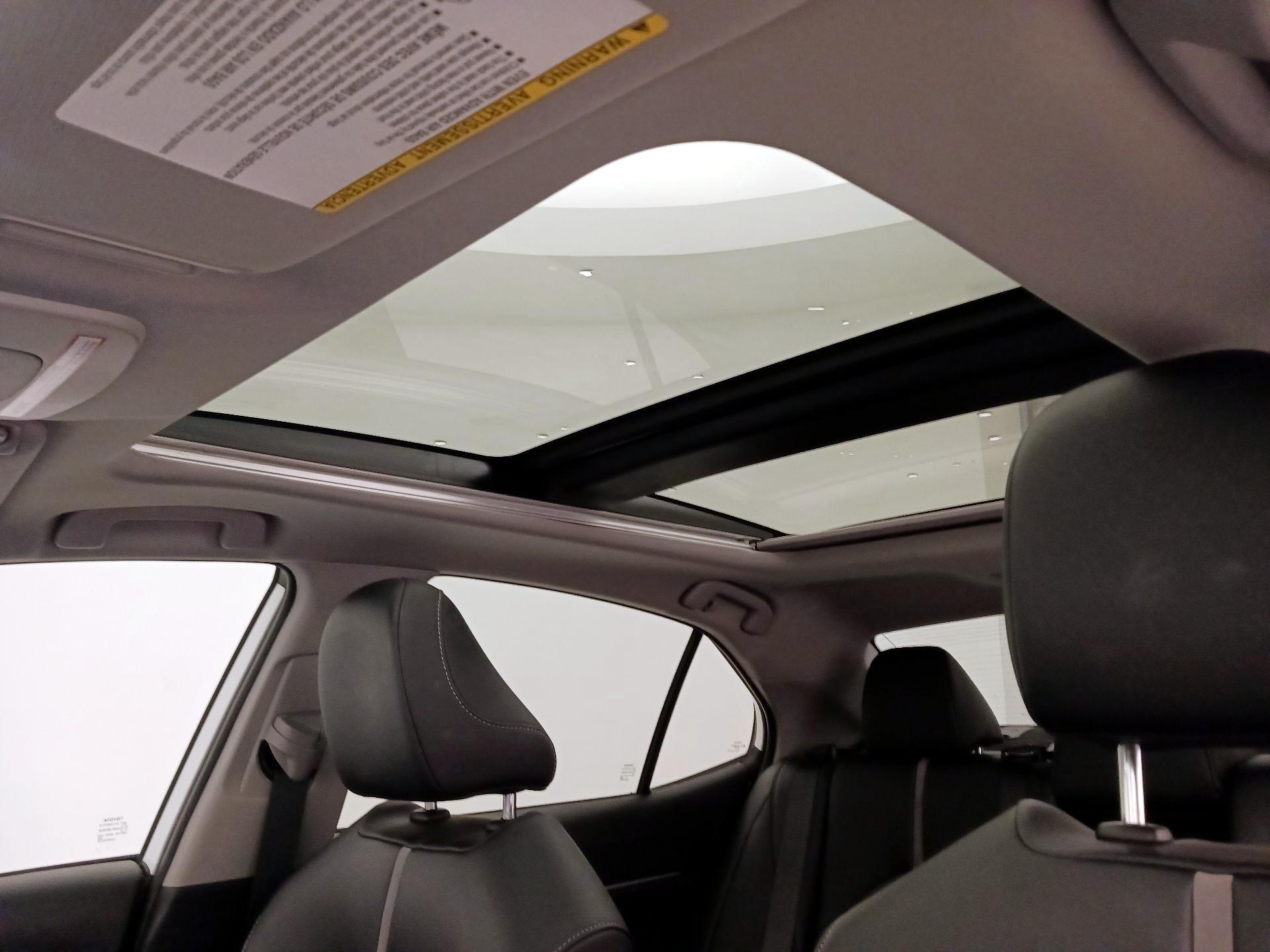Thumbnail: 2022 Toyota Camry - 19