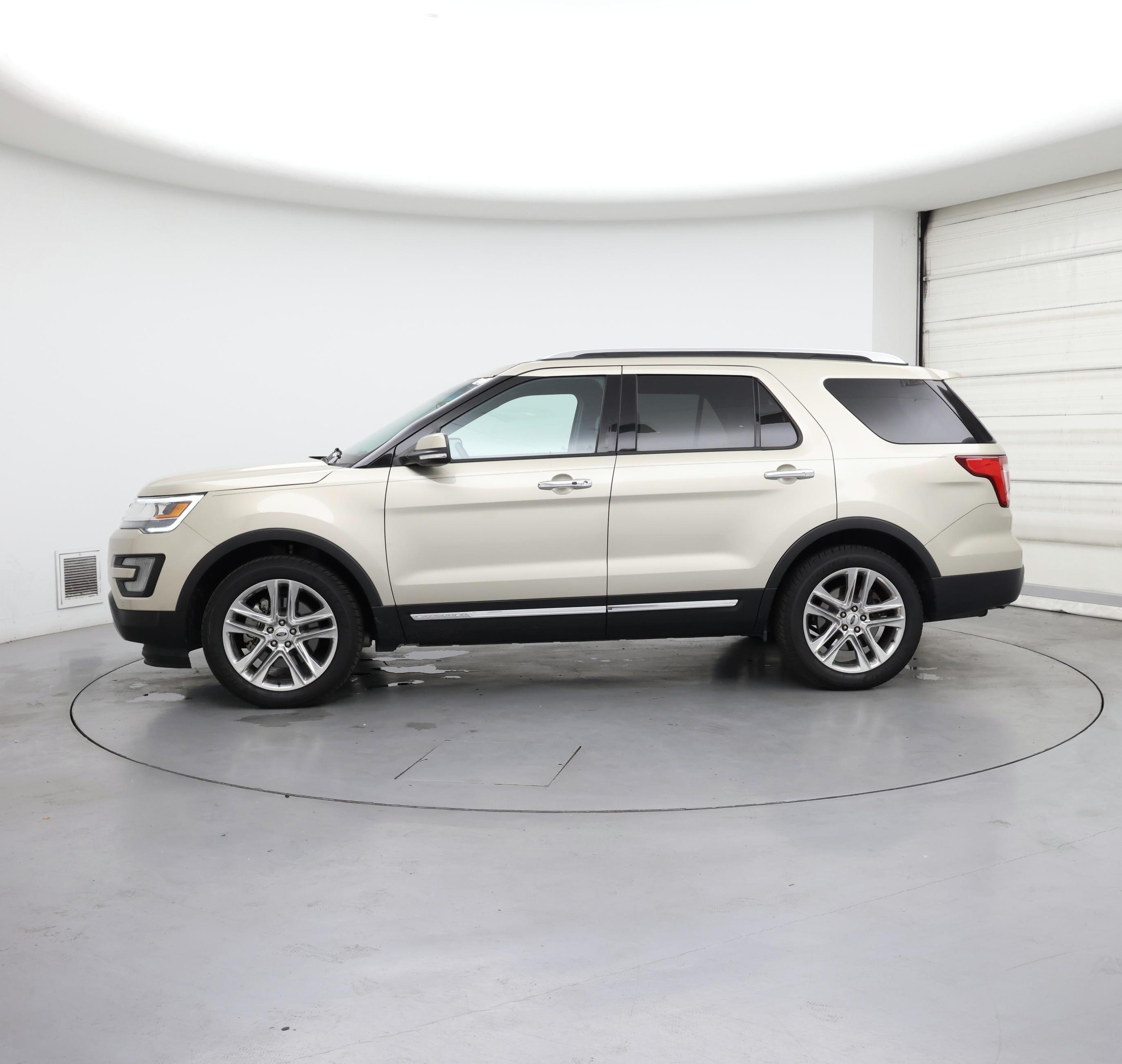 Thumbnail: 2017 Ford Explorer - 3