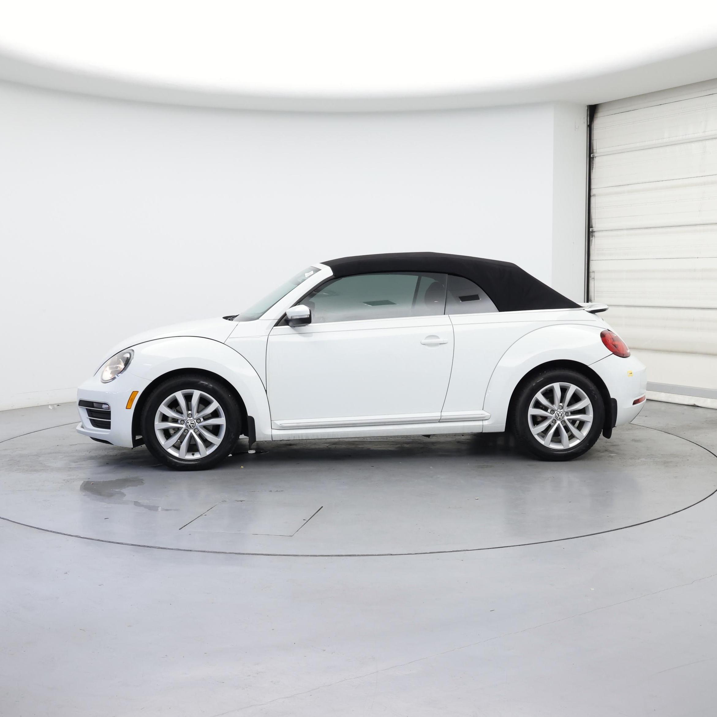 Thumbnail: 2017 Volkswagen Beetle - 3