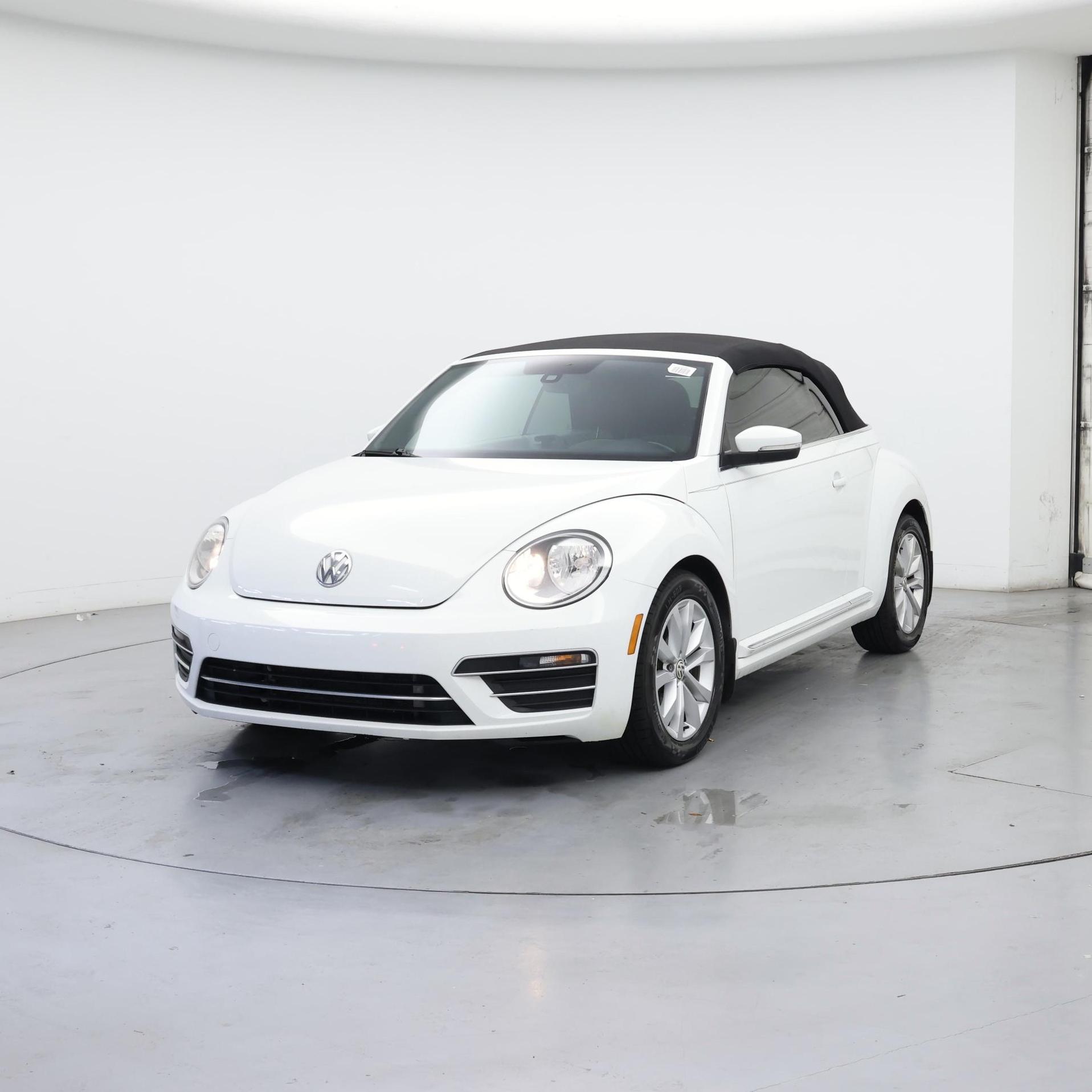 Thumbnail: 2017 Volkswagen Beetle - 4
