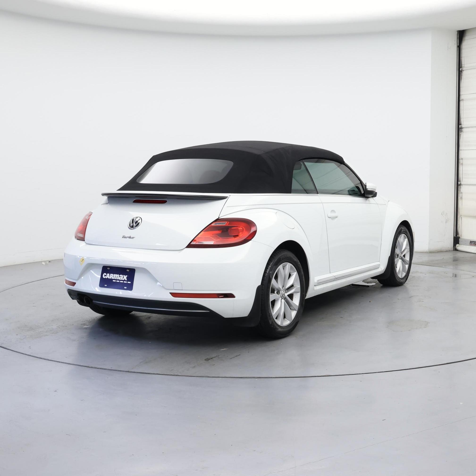 Thumbnail: 2017 Volkswagen Beetle - 8