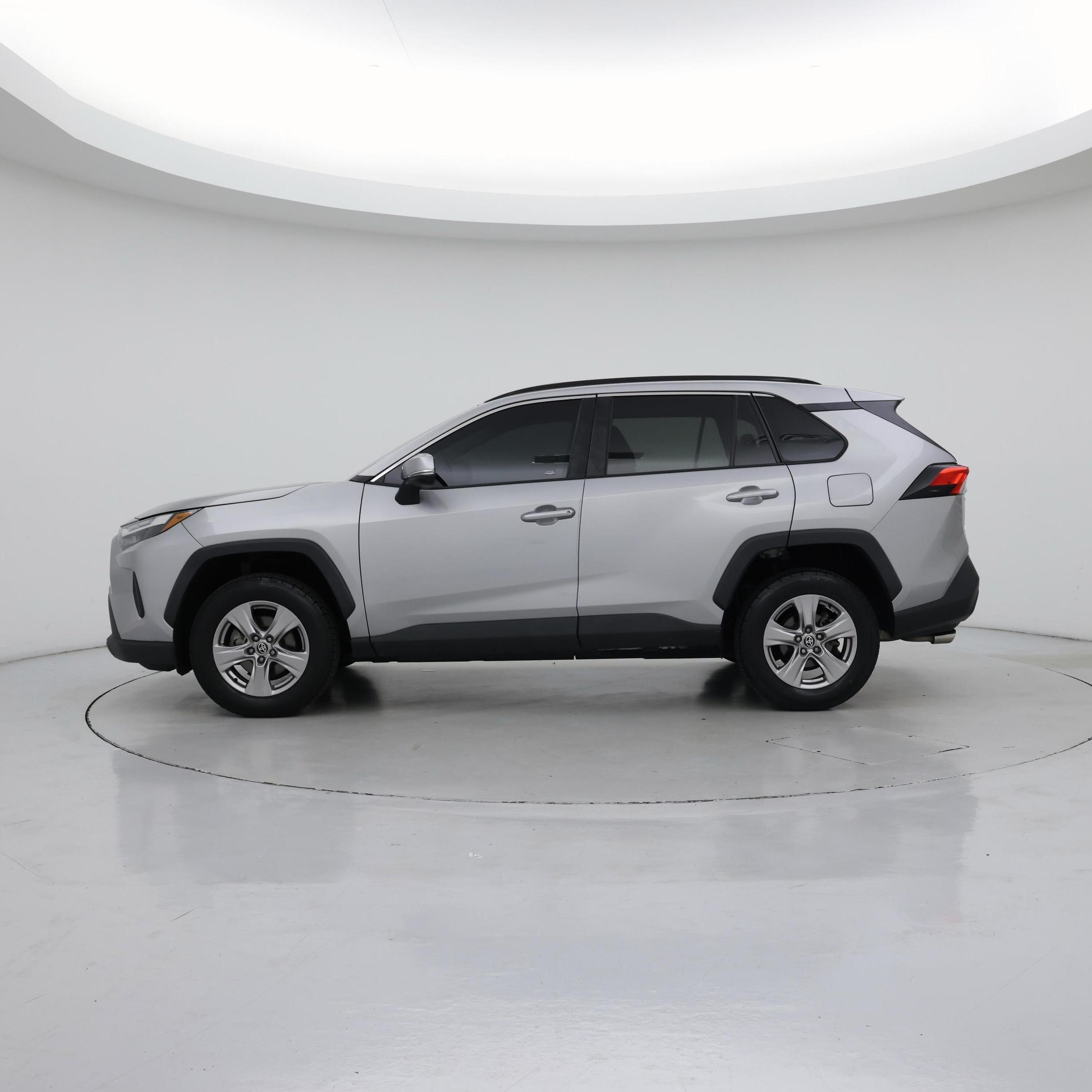 Thumbnail: 2022 Toyota RAV4 - 3