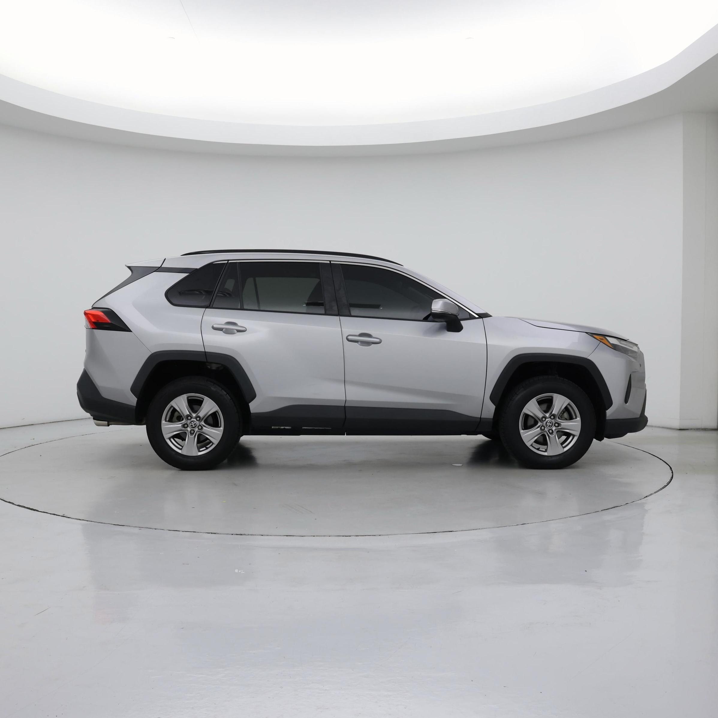 Thumbnail: 2022 Toyota RAV4 - 7