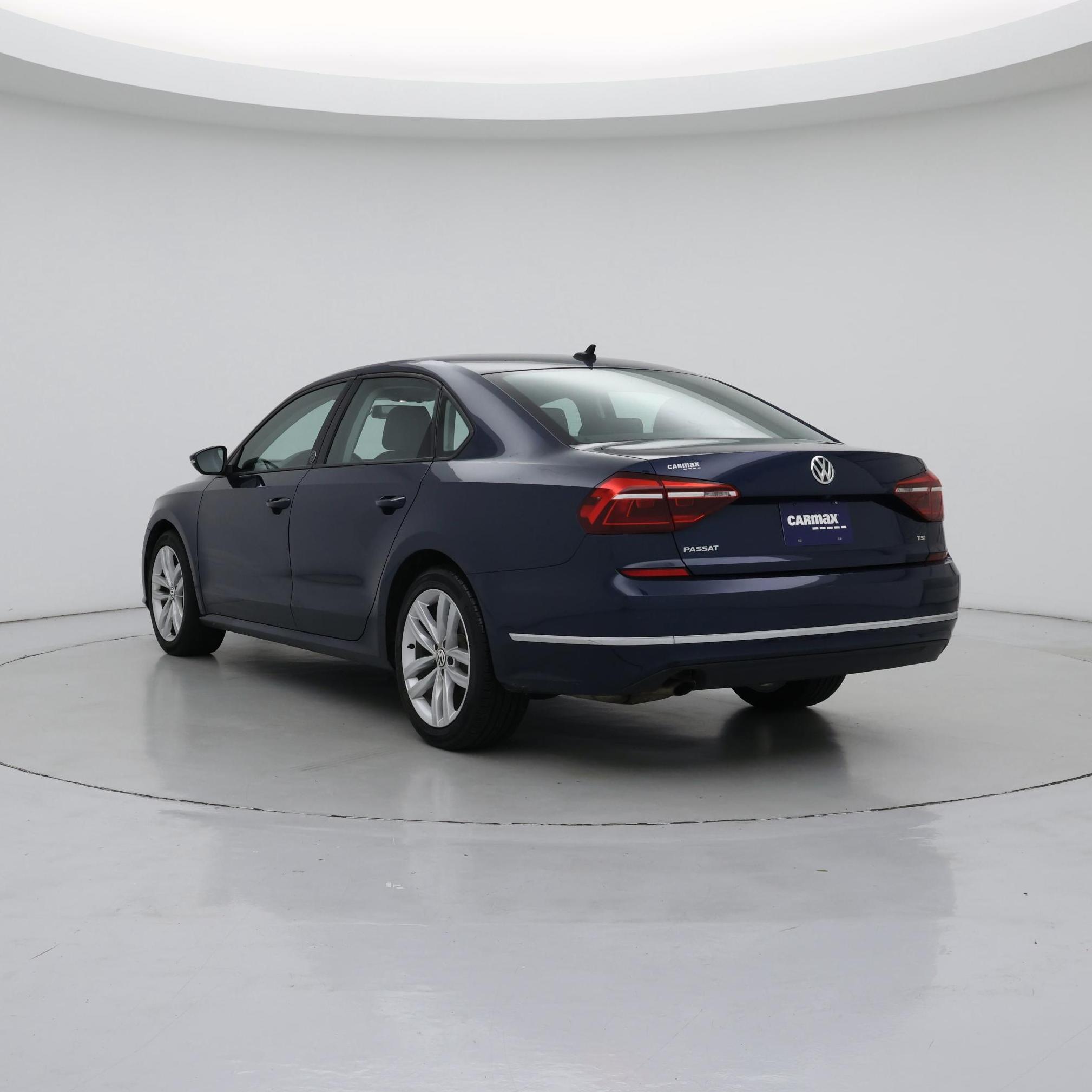 Thumbnail: 2019 Volkswagen Passat - 2