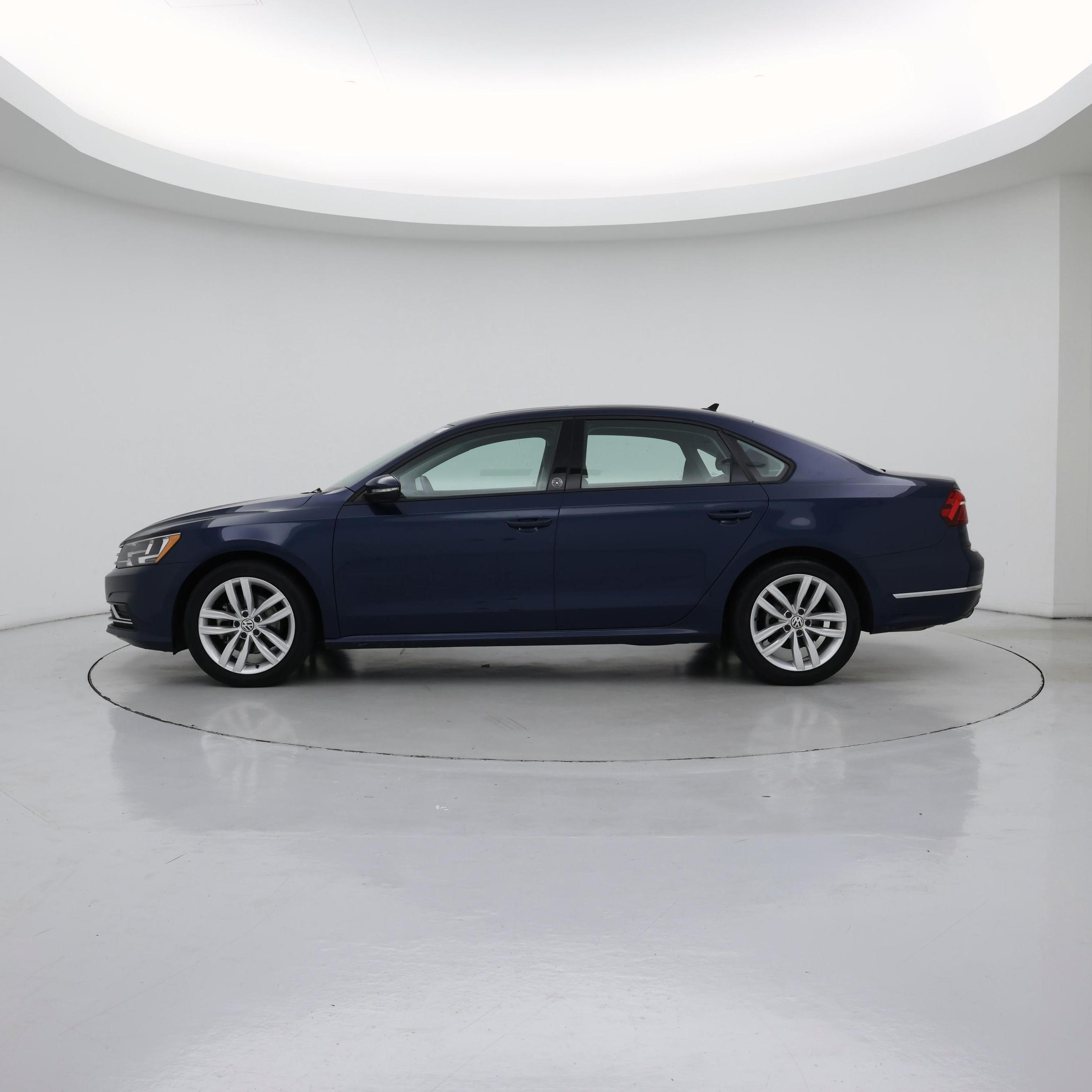 Thumbnail: 2019 Volkswagen Passat - 3