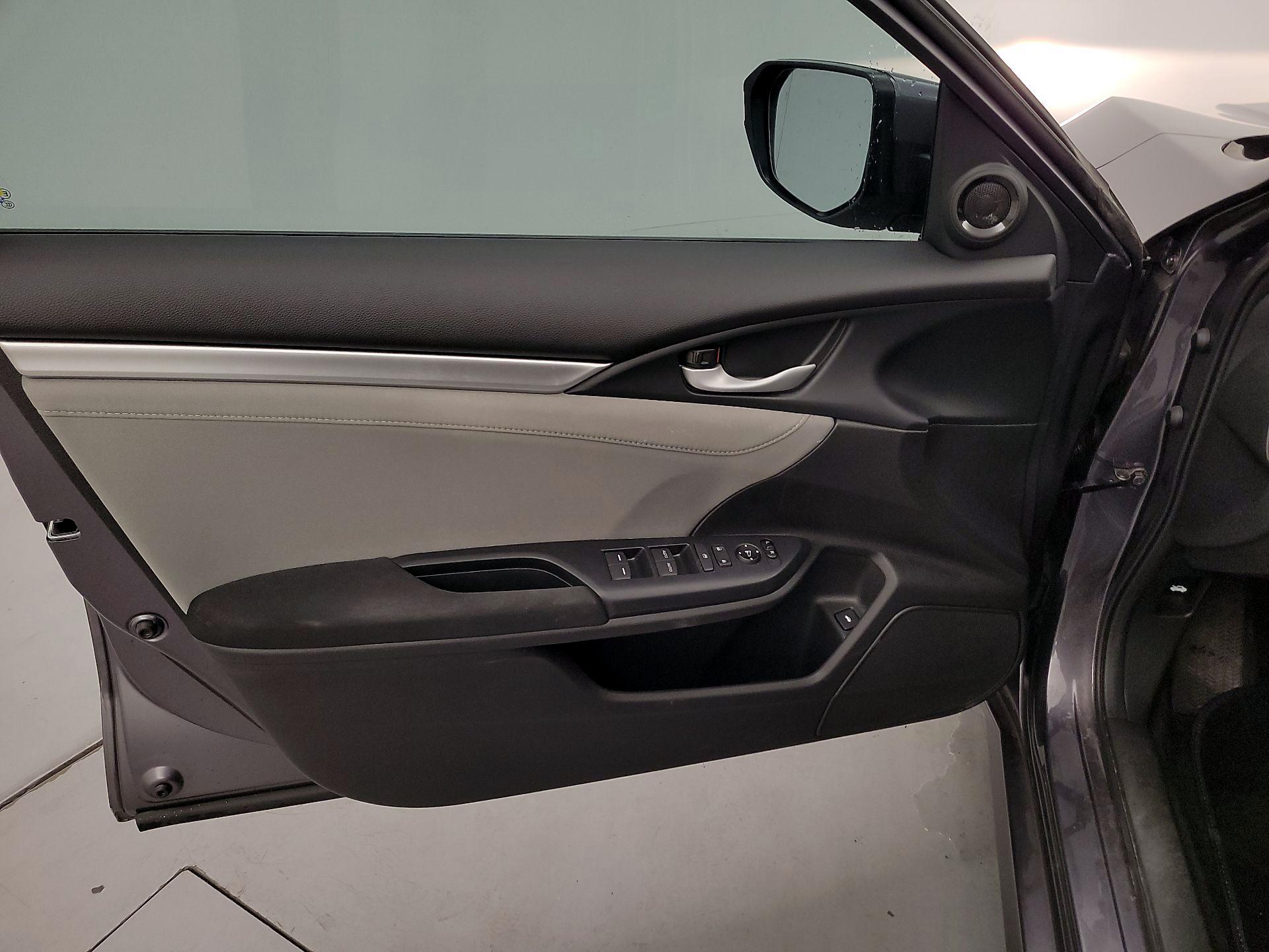 Thumbnail: 2016 Honda Civic - 12