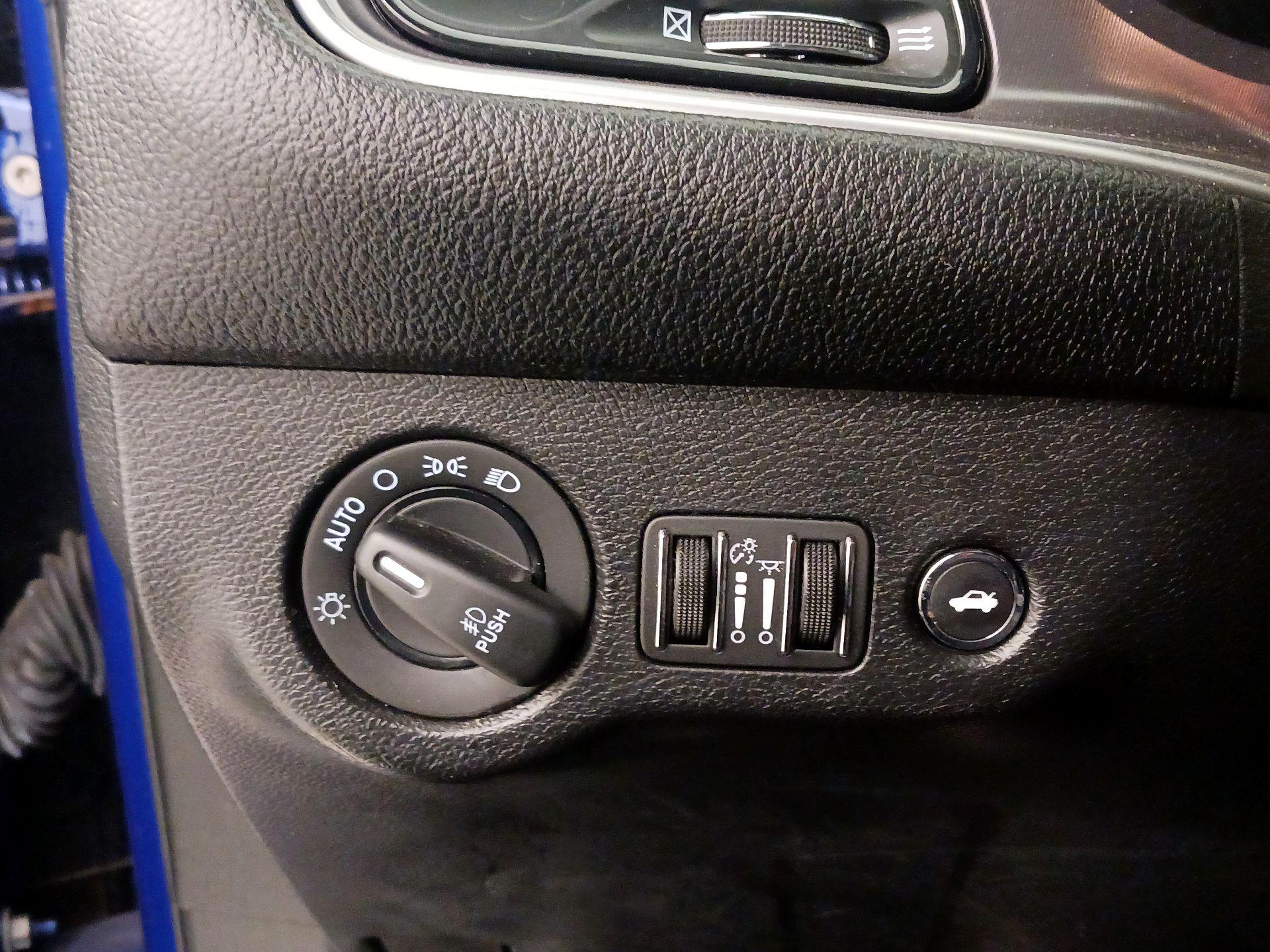 Thumbnail: 2019 Dodge Challenger - 13