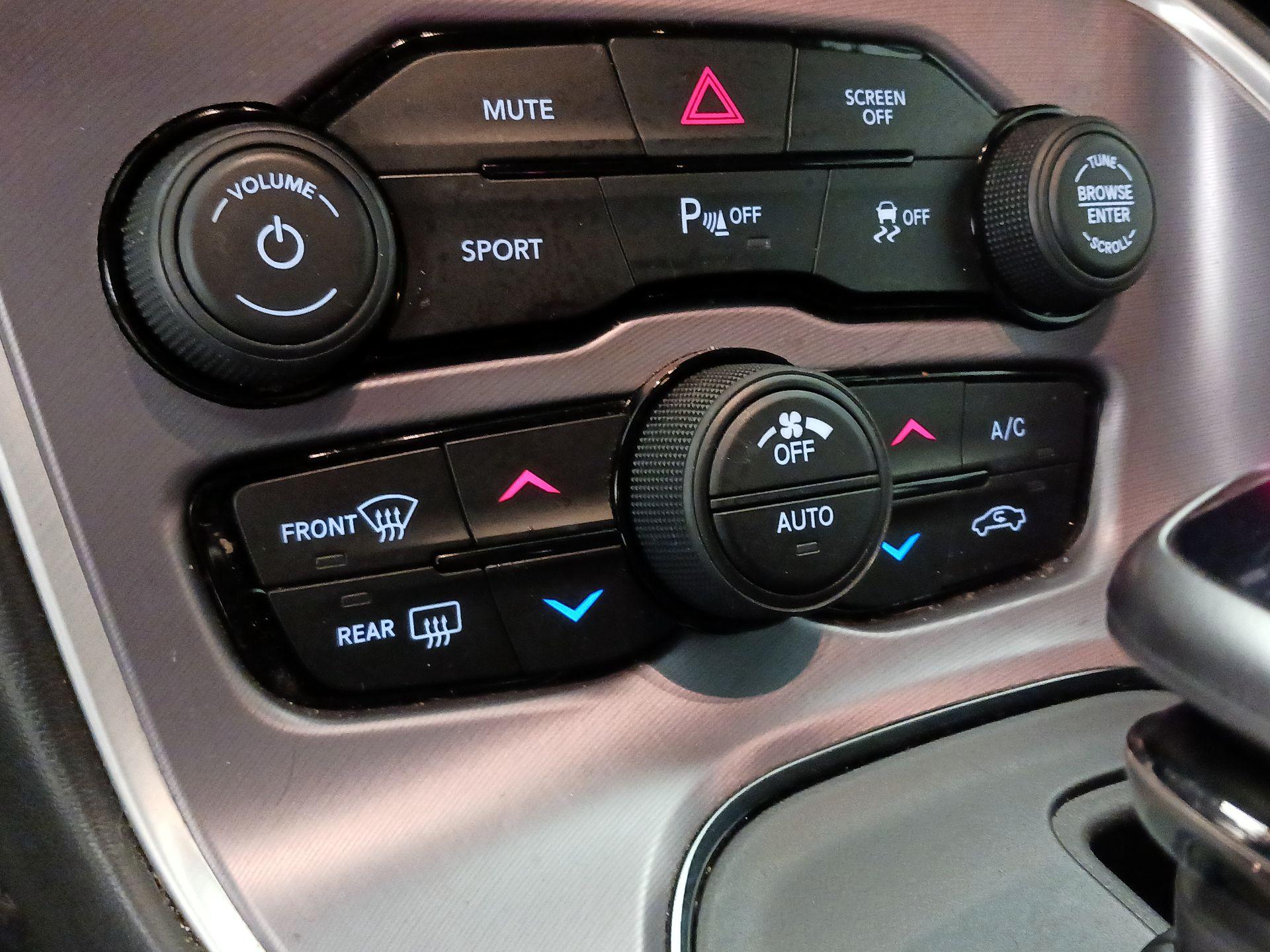Thumbnail: 2019 Dodge Challenger - 16