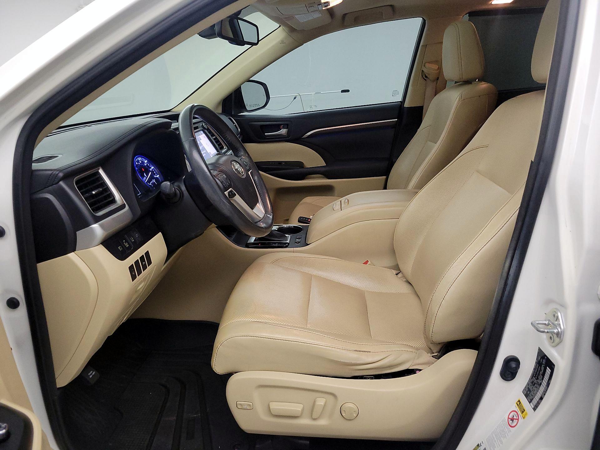 Thumbnail: 2014 Toyota Highlander - 11