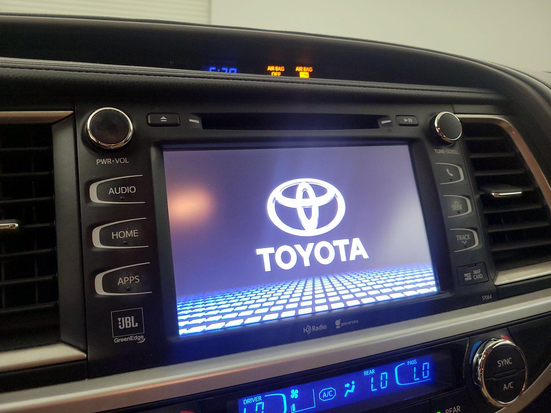 Thumbnail: 2014 Toyota Highlander - 15