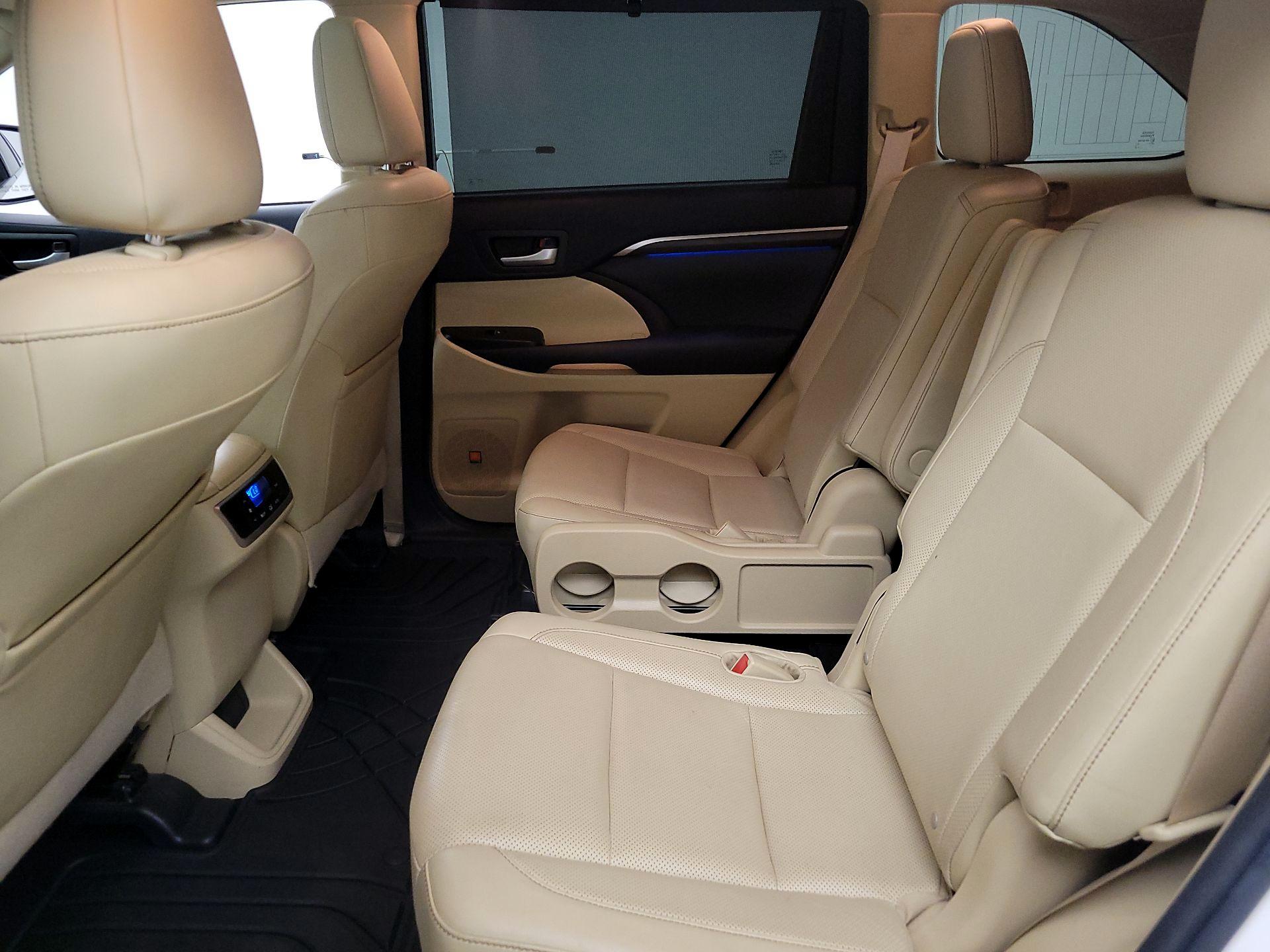 Thumbnail: 2014 Toyota Highlander - 20