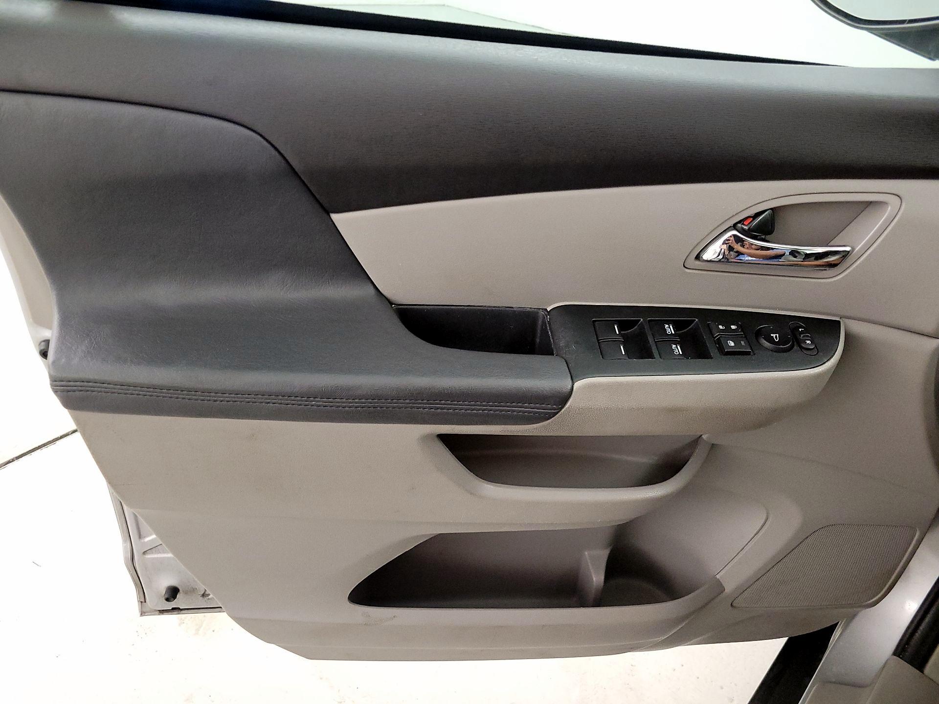 Thumbnail: 2015 Honda Odyssey - 12