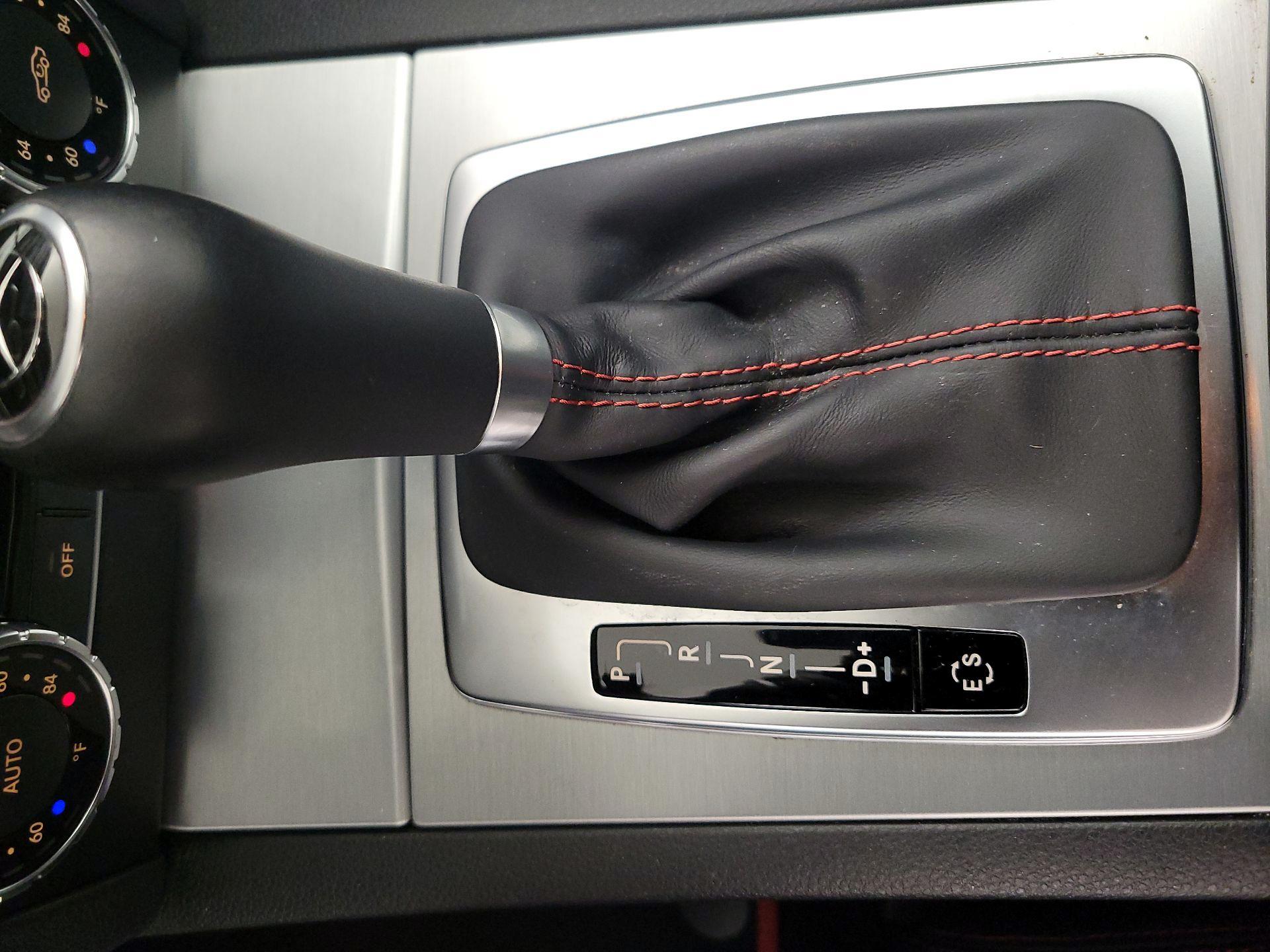 Thumbnail: 2014 Mercedes-Benz C-Class - 16