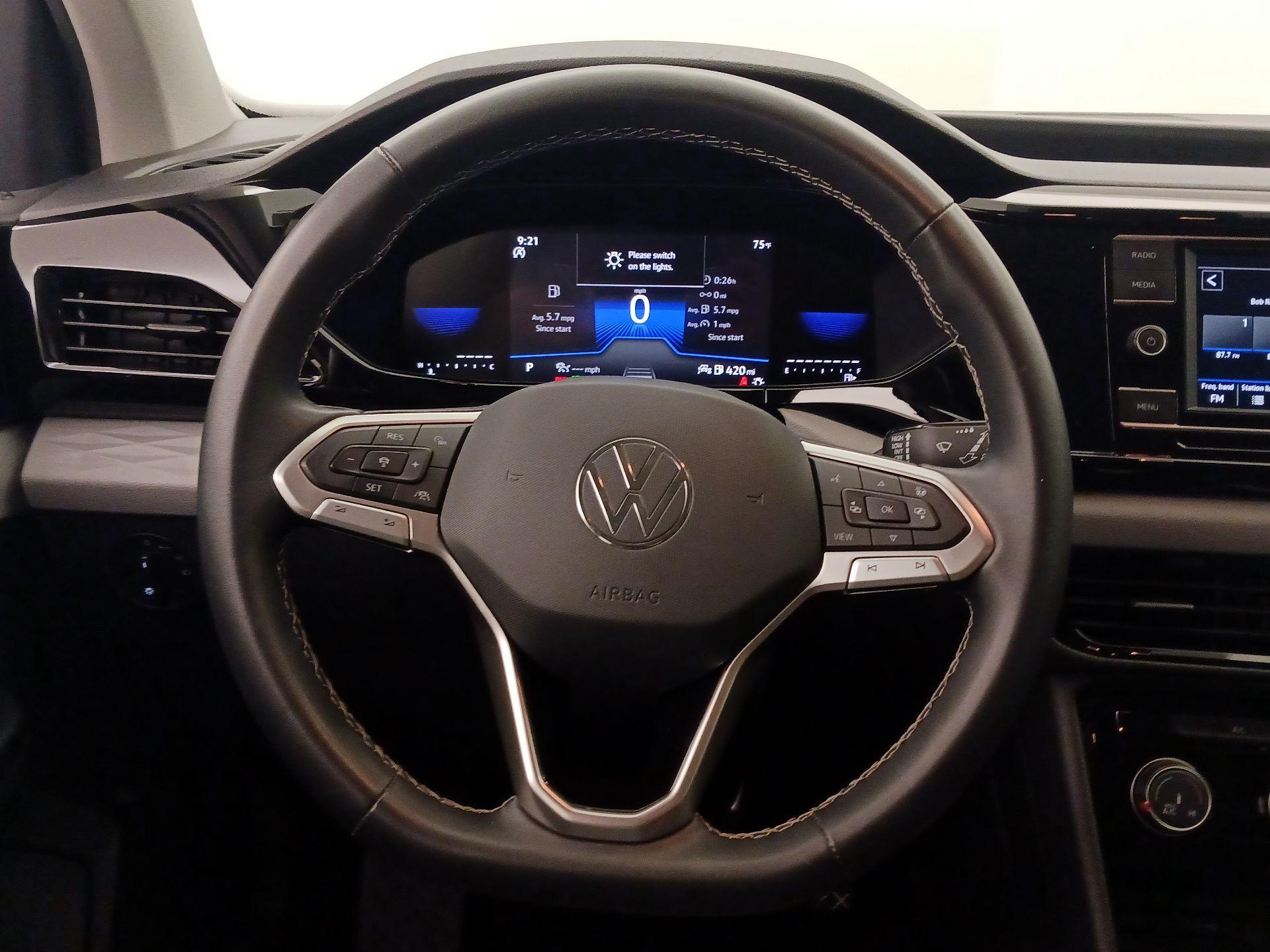 Thumbnail: 2023 Volkswagen Taos - 10