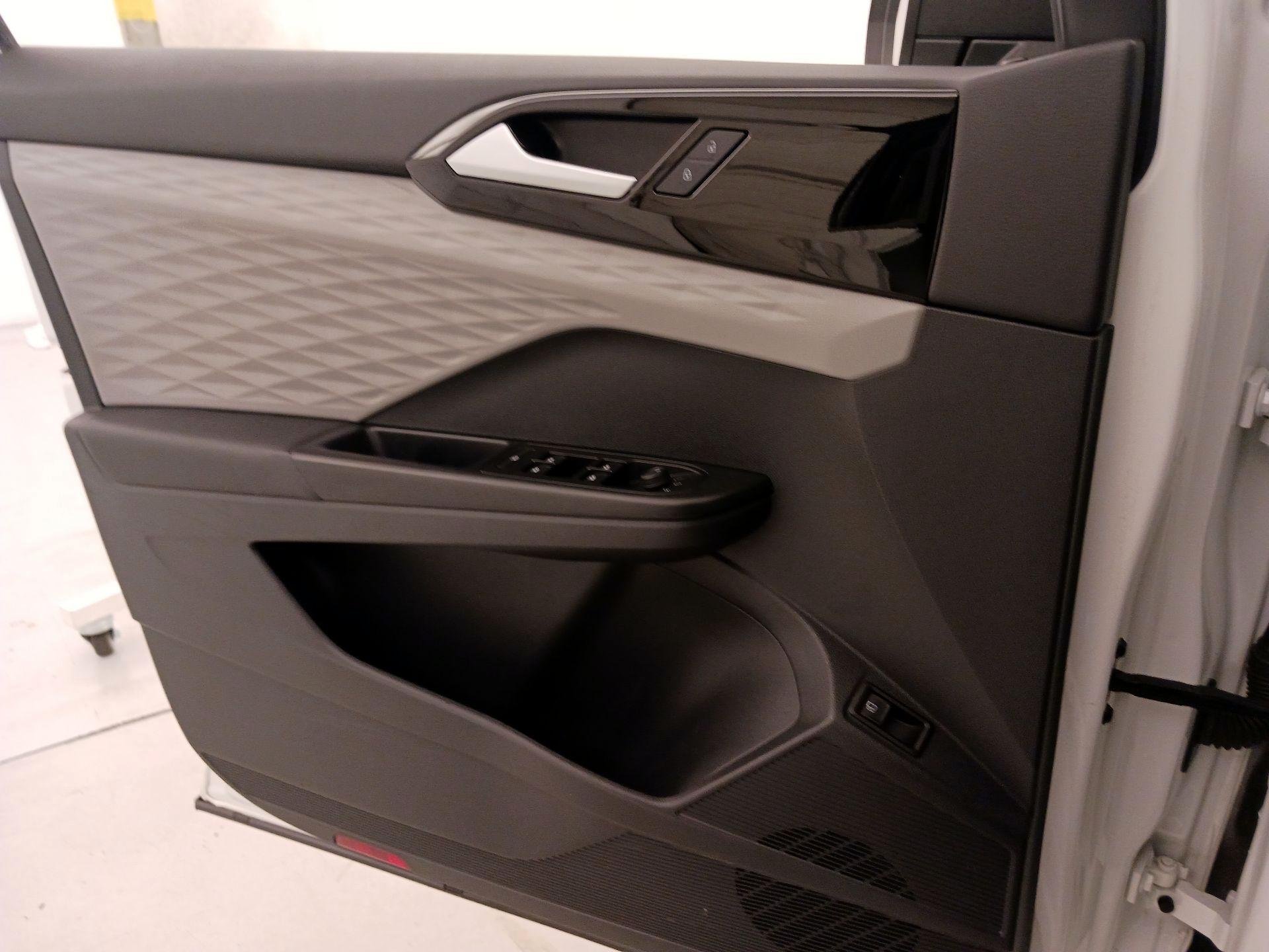 Thumbnail: 2023 Volkswagen Taos - 12