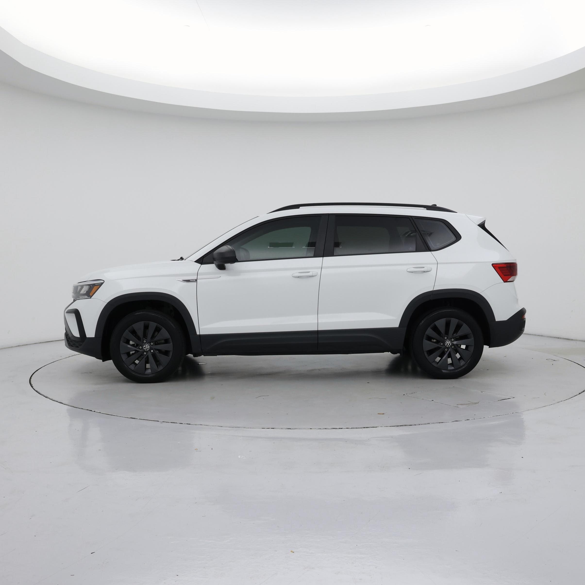 Thumbnail: 2023 Volkswagen Taos - 3