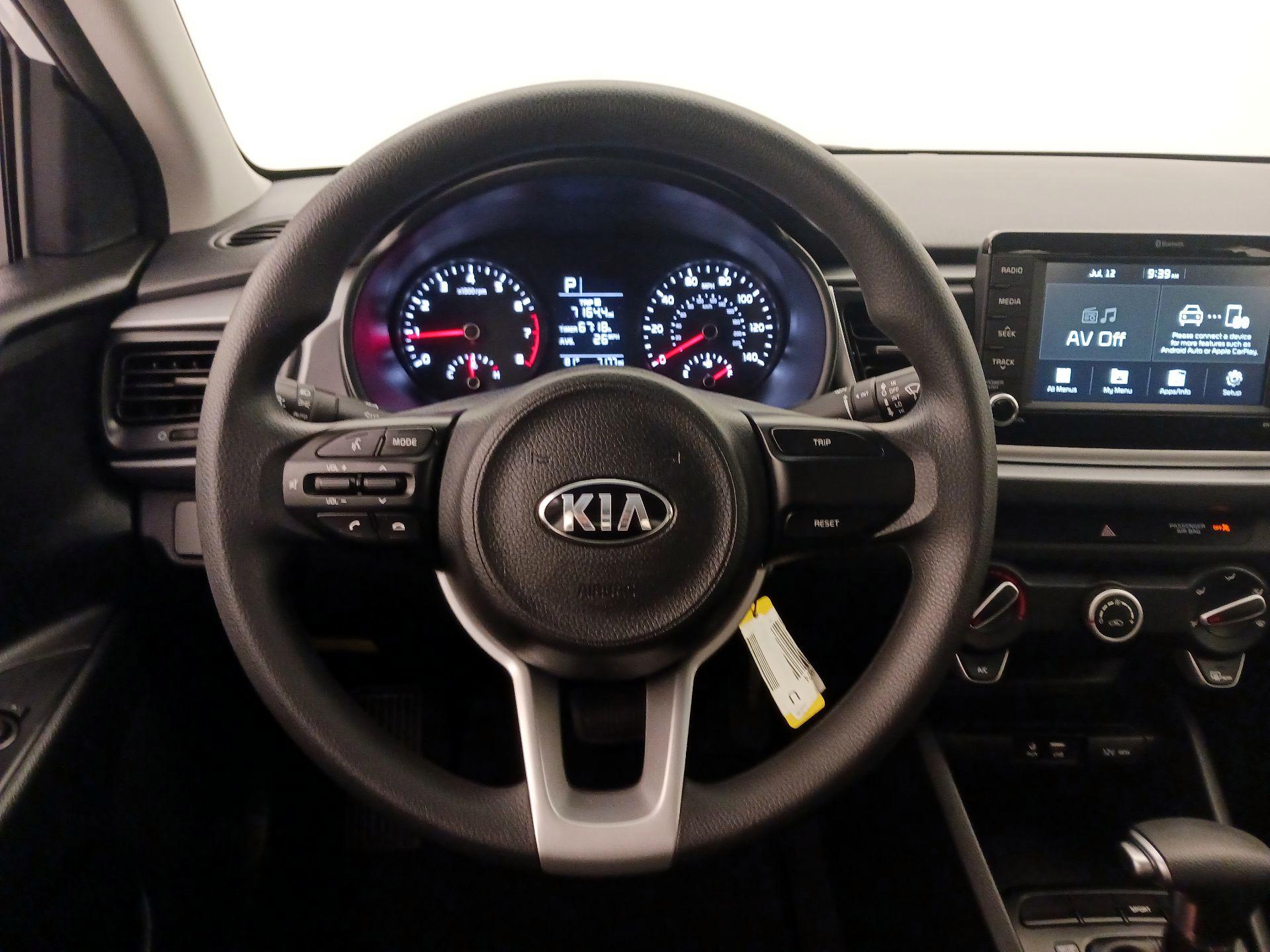 Thumbnail: 2020 Kia Rio - 10