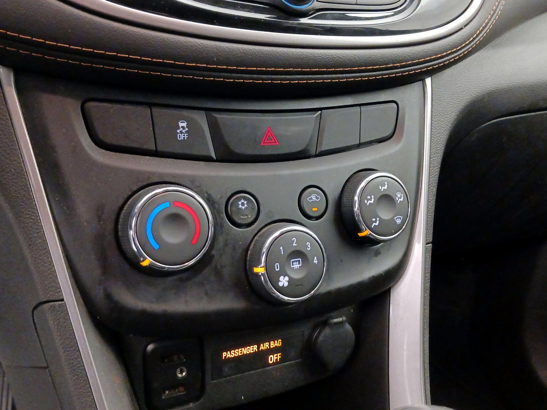 Thumbnail: 2019 Chevrolet Trax - 16
