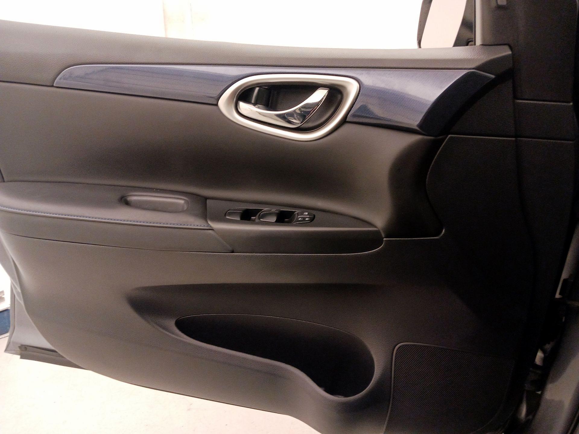 Thumbnail: 2019 Nissan Sentra - 12