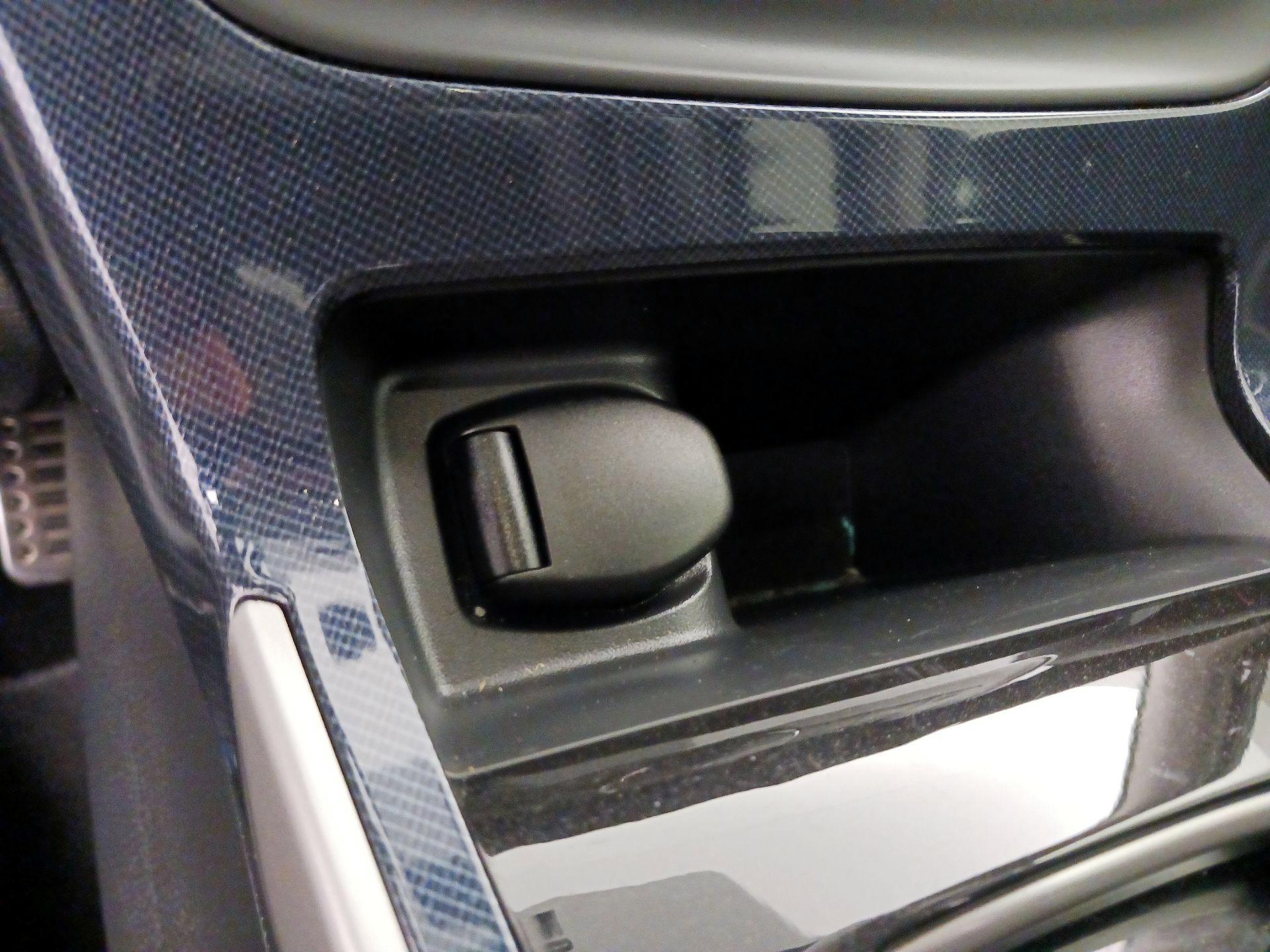 Thumbnail: 2019 Nissan Sentra - 18